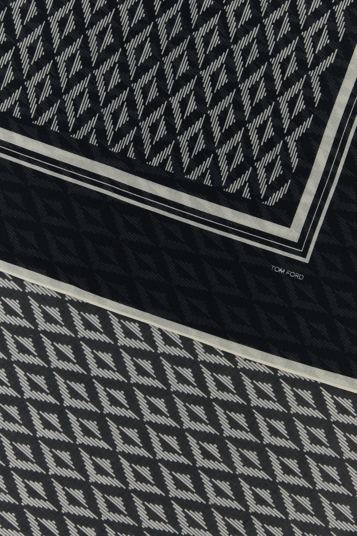 2000017543352_2