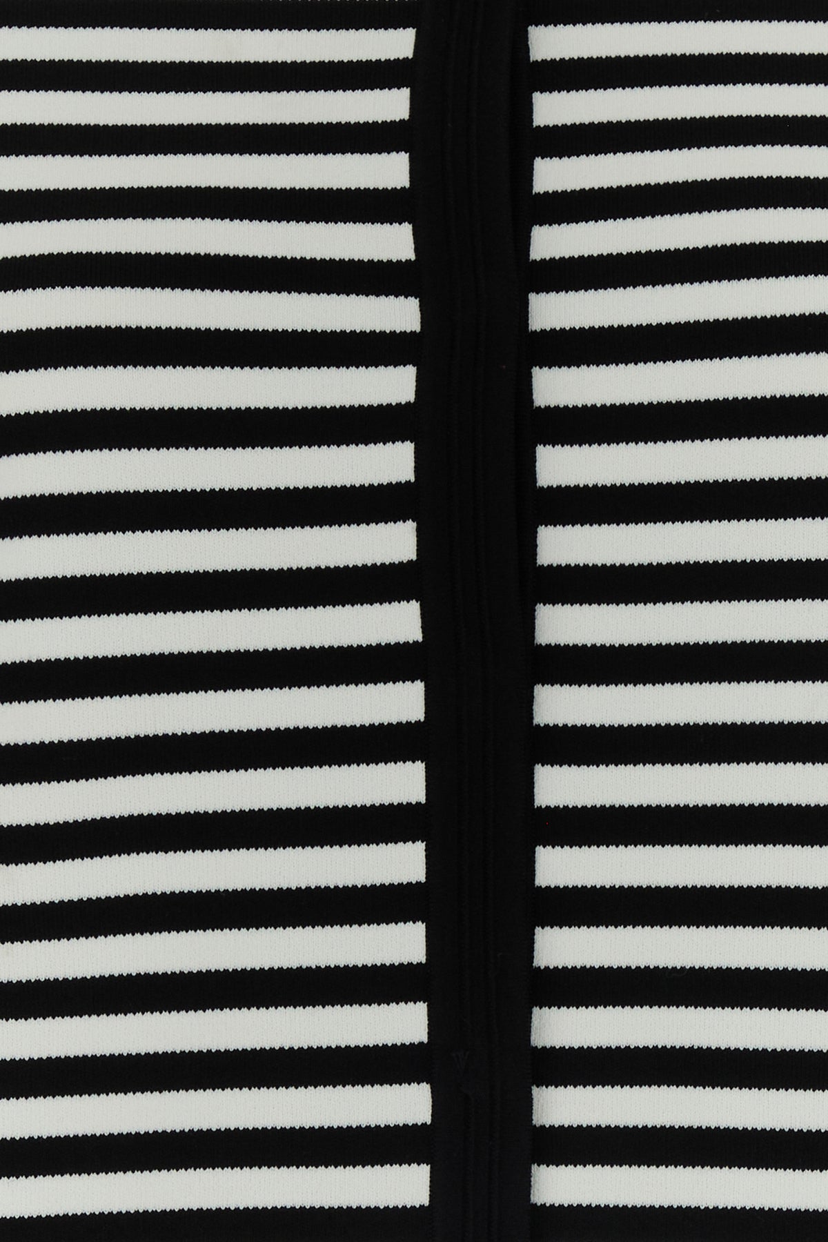 2000017588599_5