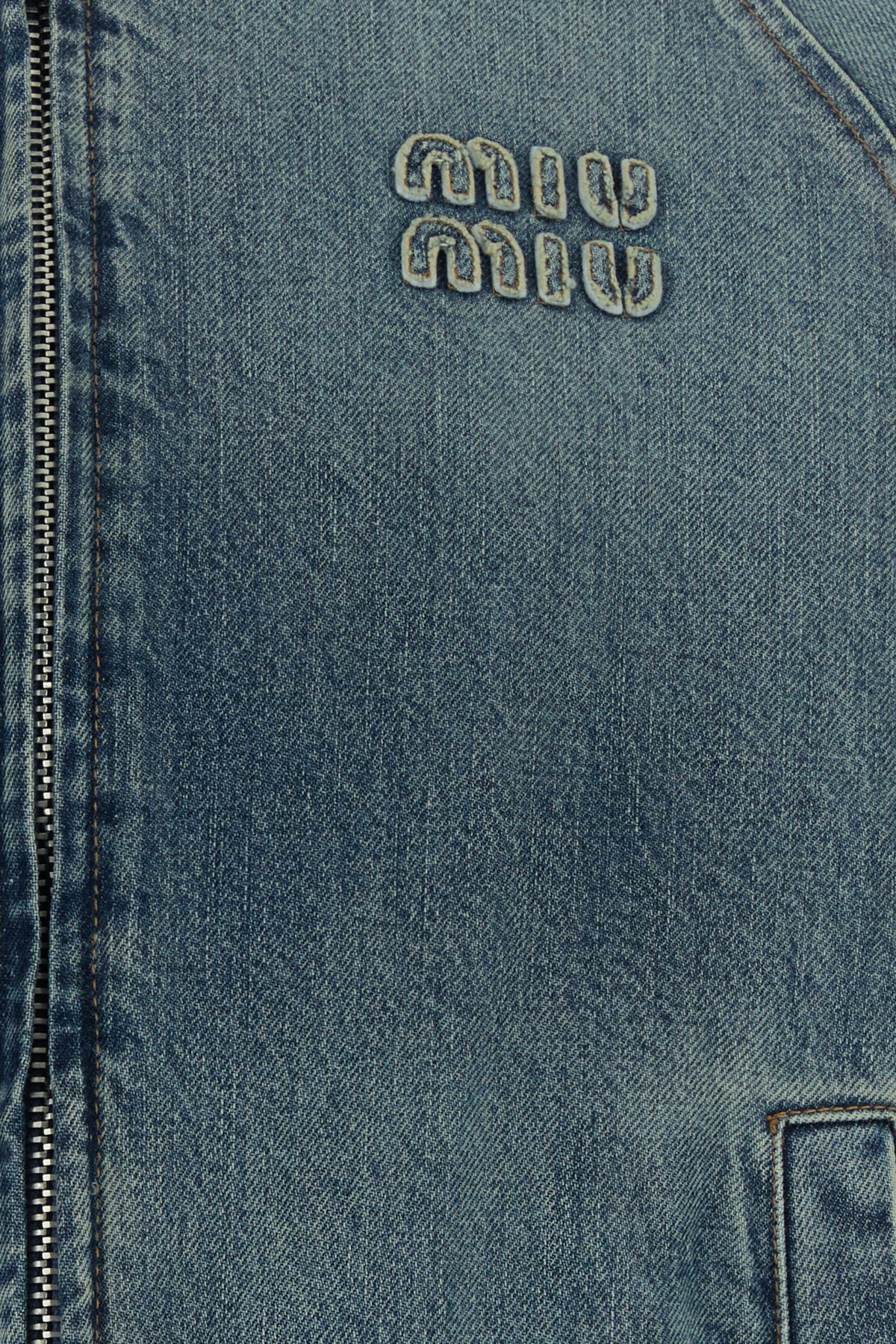 2000017622842_5