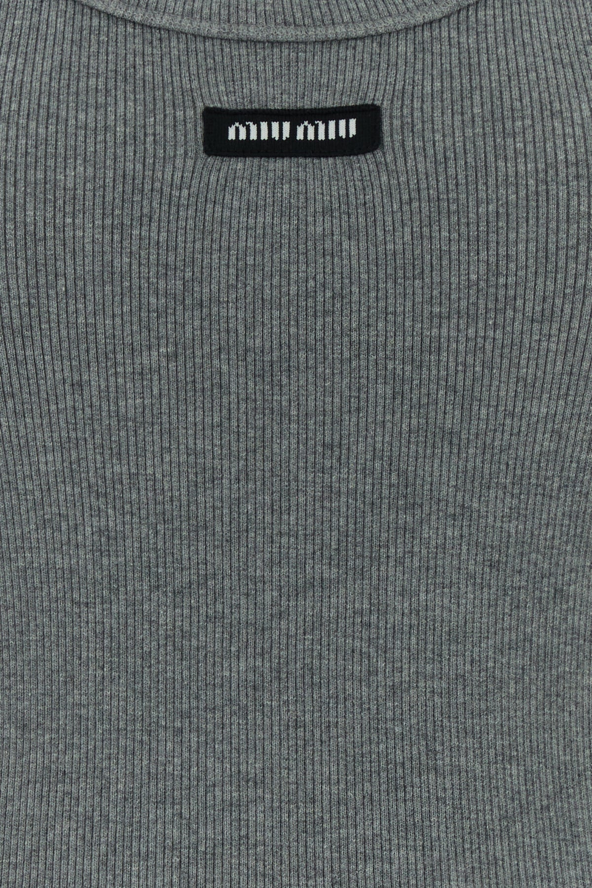 2000017838946_5