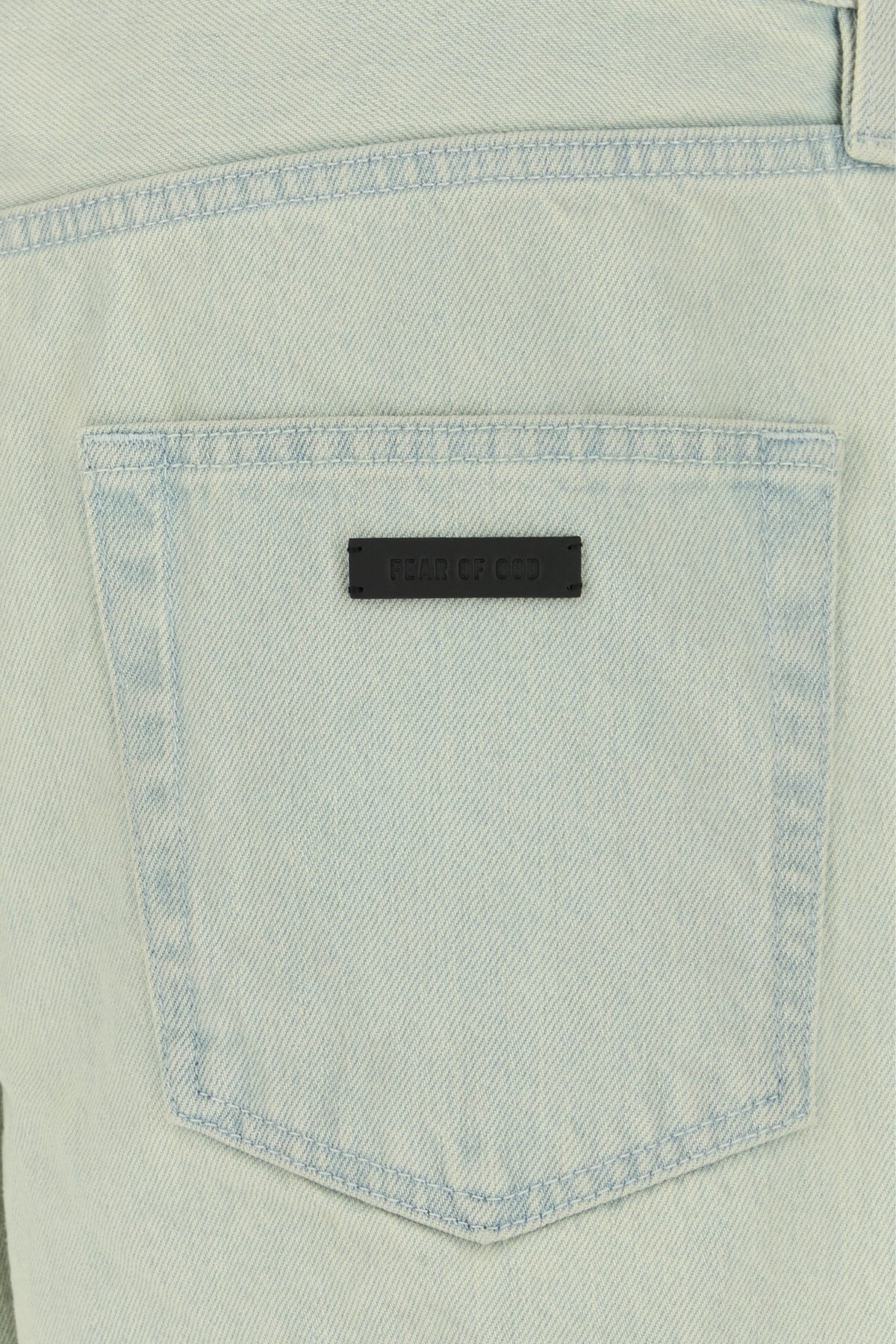 2000017945880_5