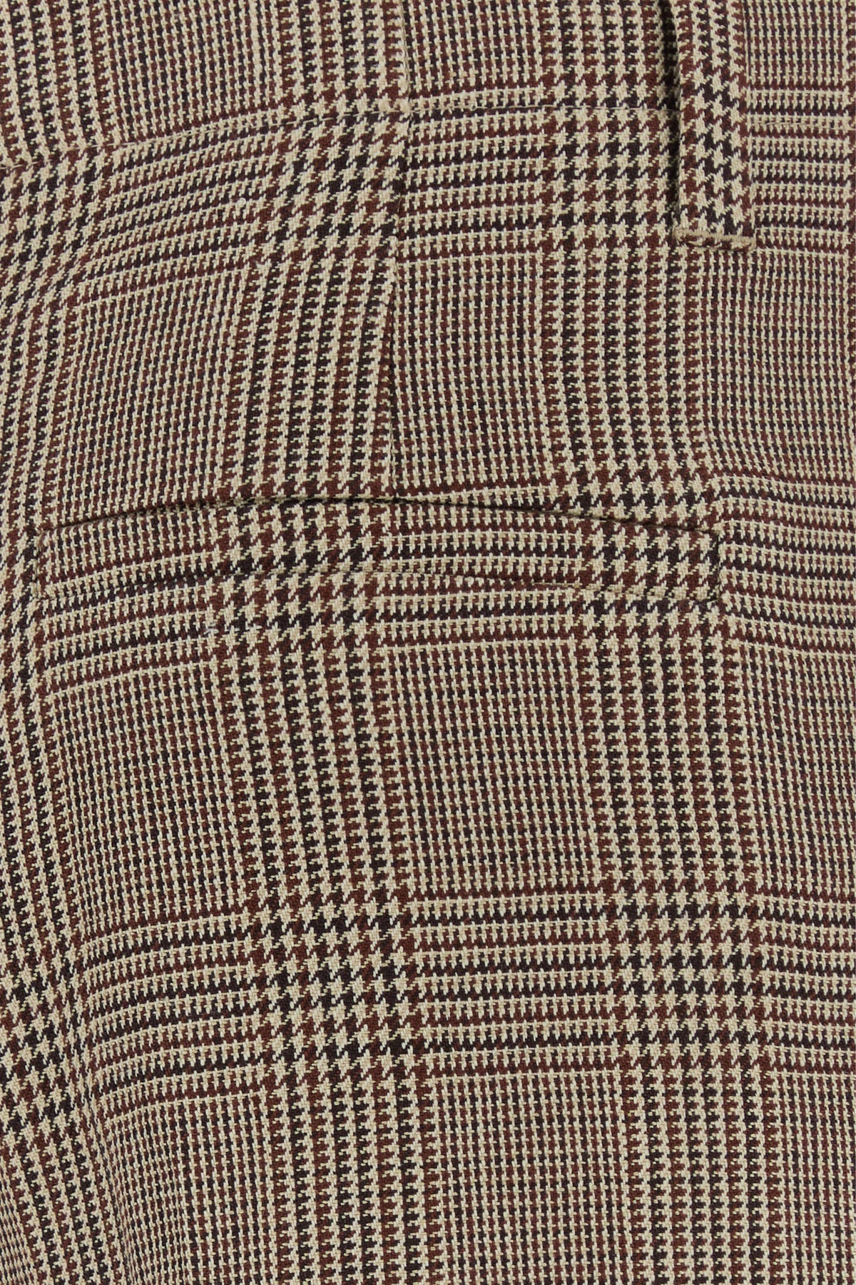 2000018051689_5