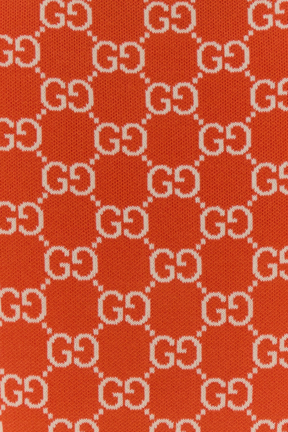 2000018100325_5