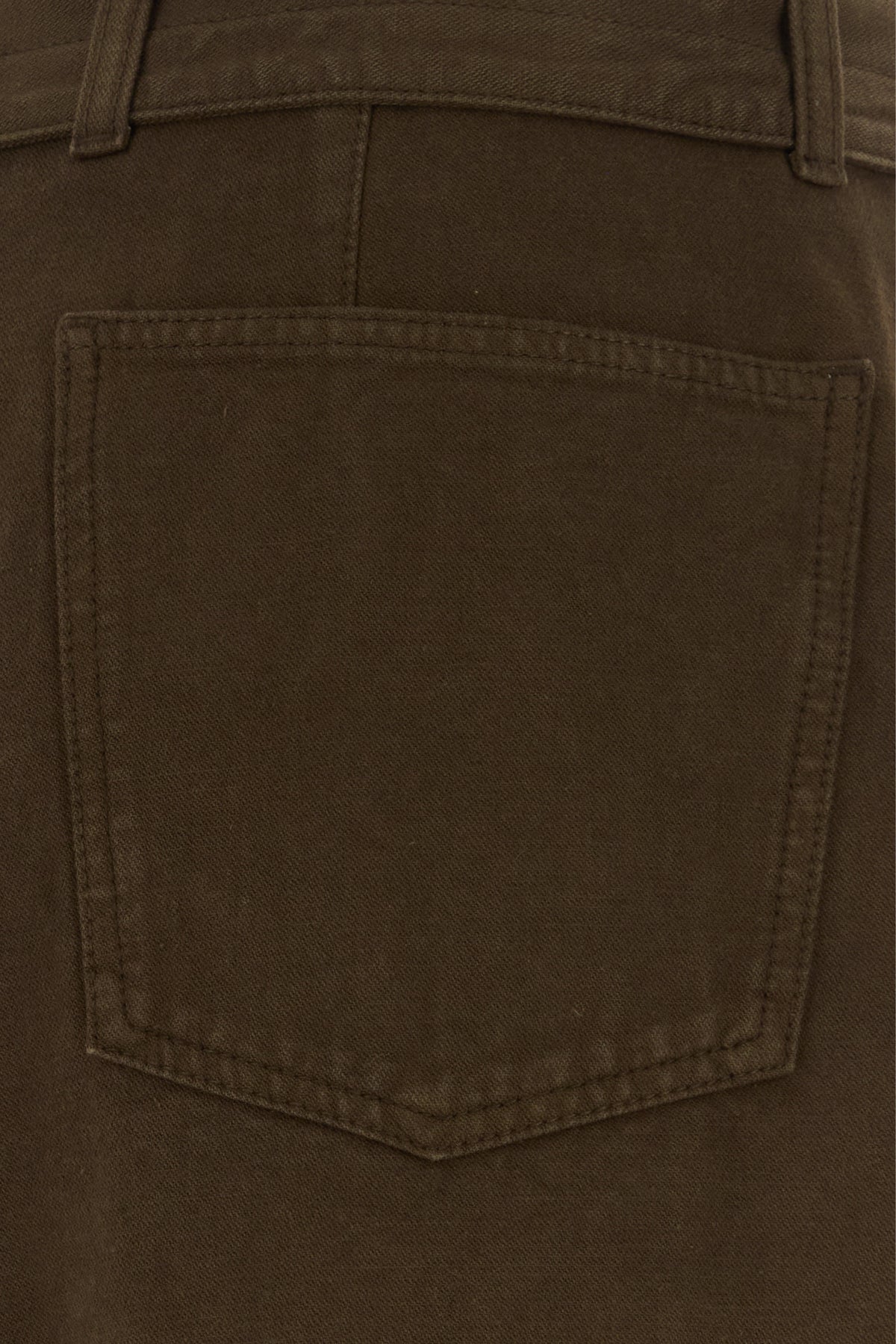 2000018223079_5