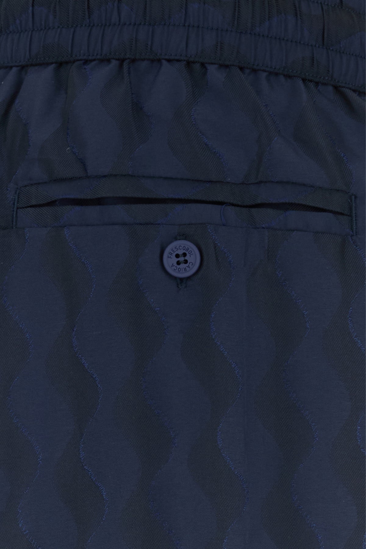 2000018355848_5