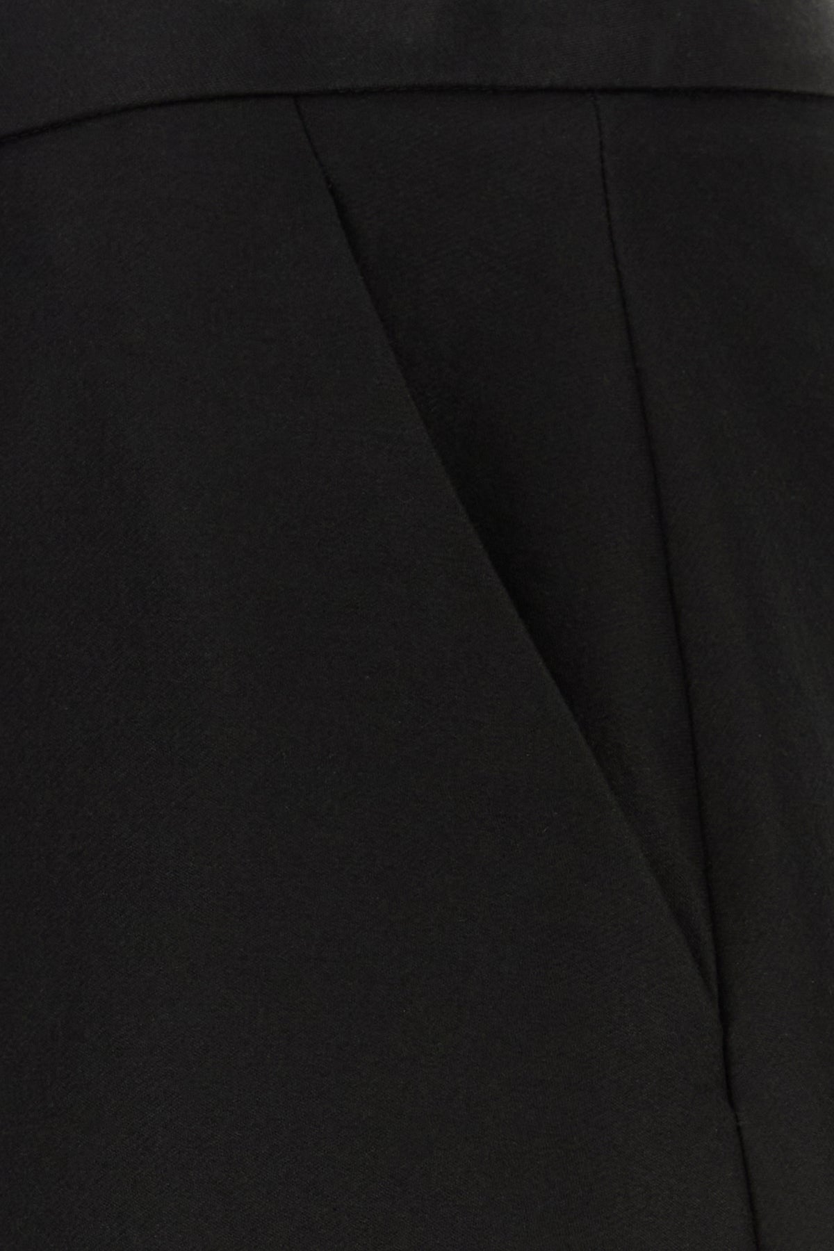 2000018402825_5