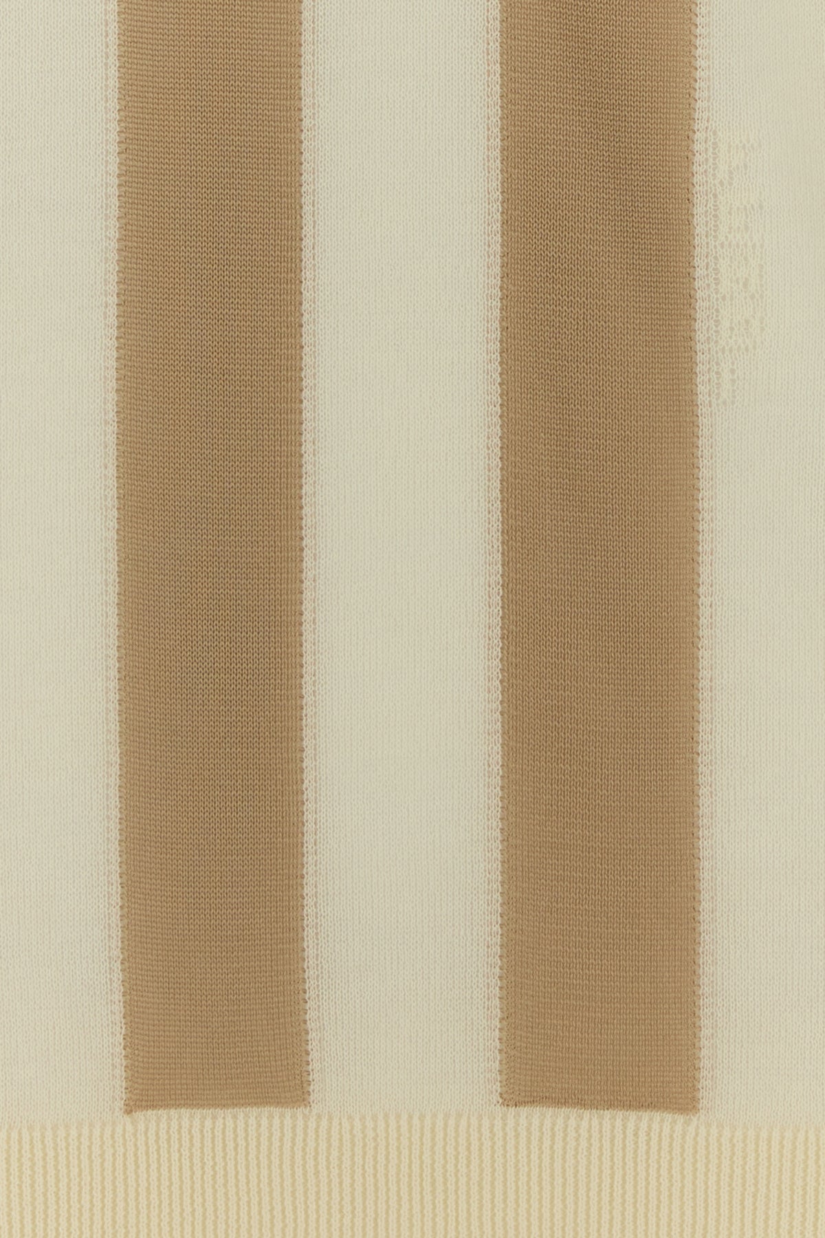 2000018428290_5