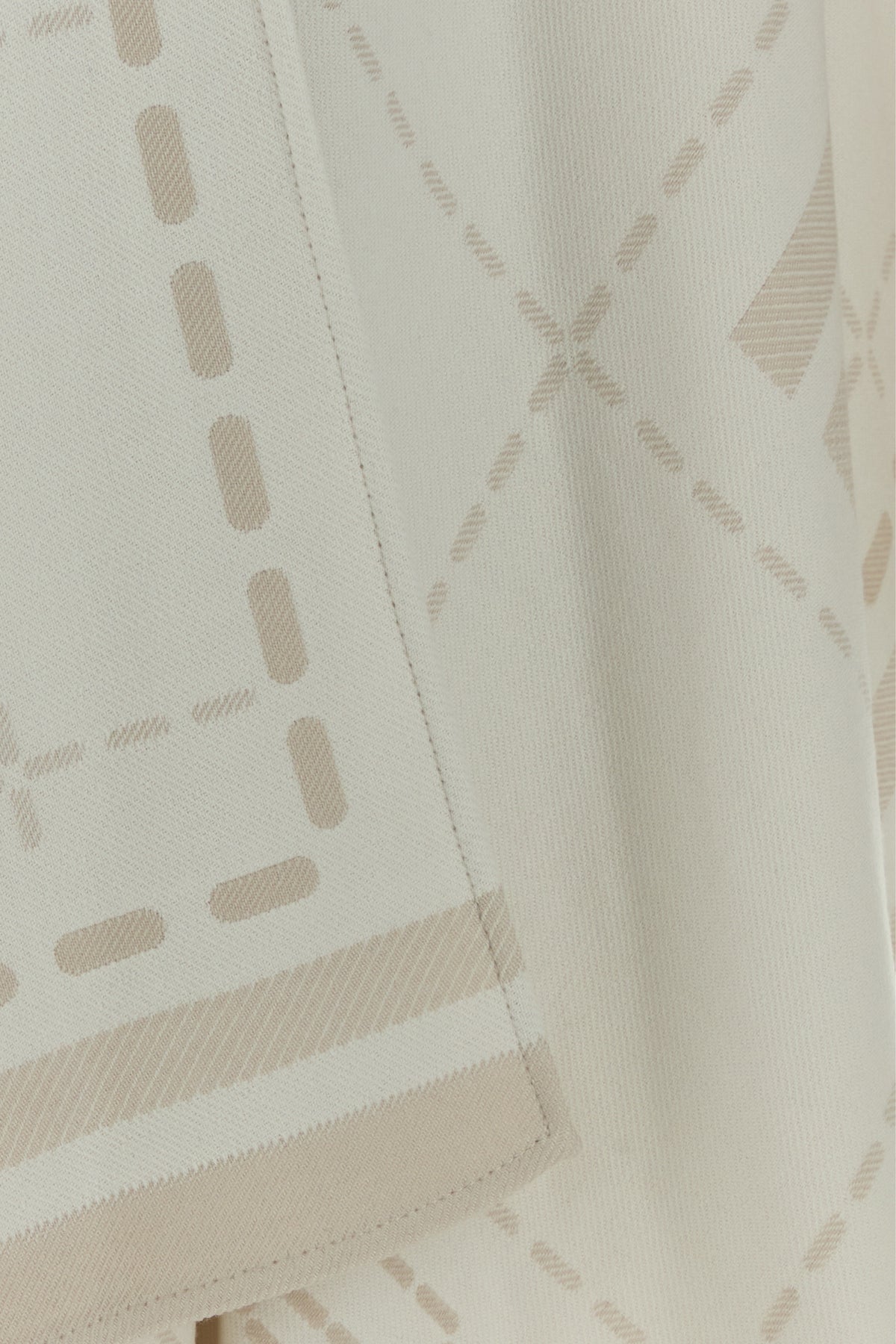 2000018430088_5
