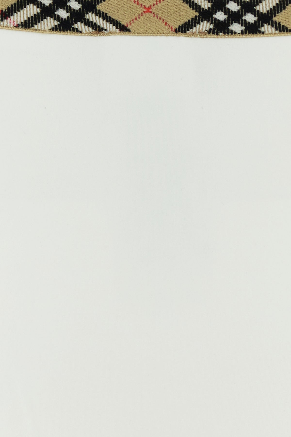 2000018500477_5