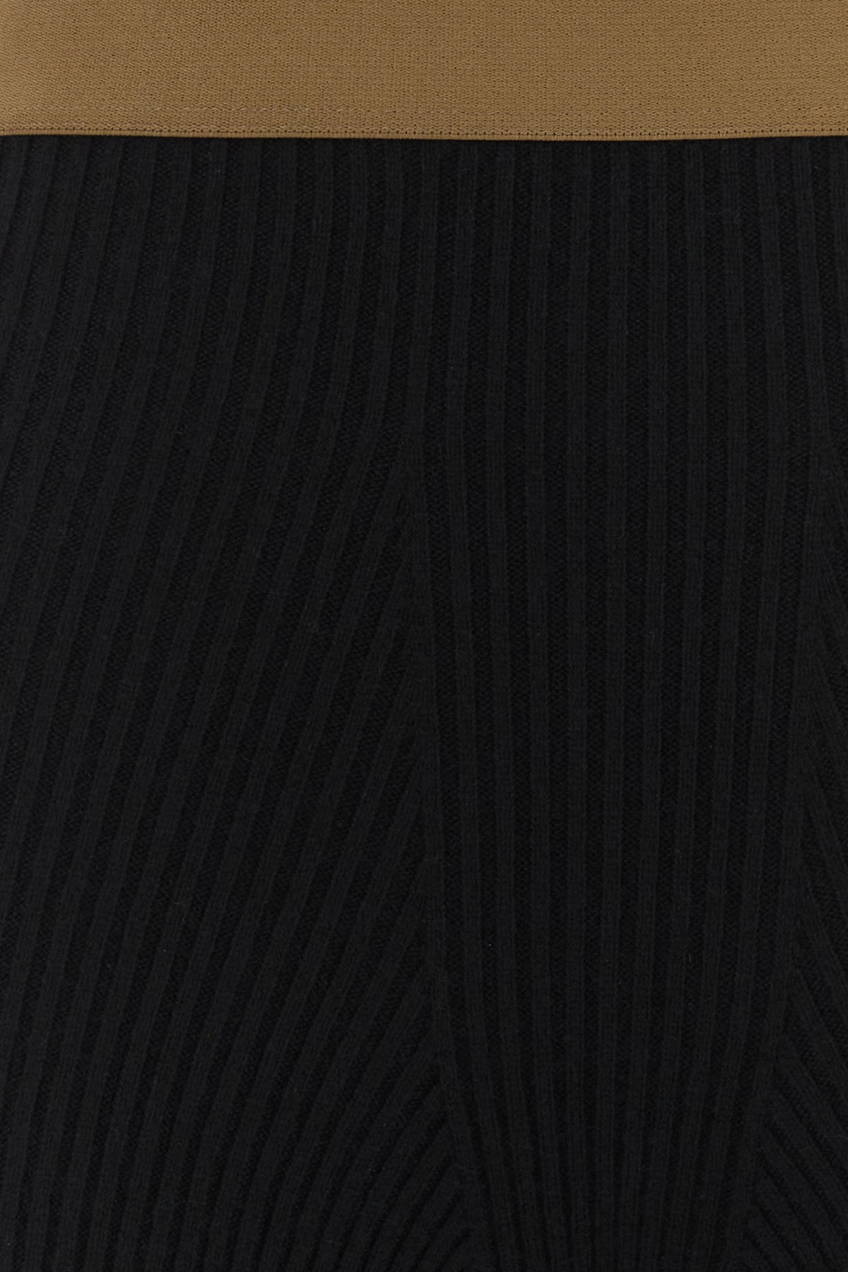 2000018688199_5