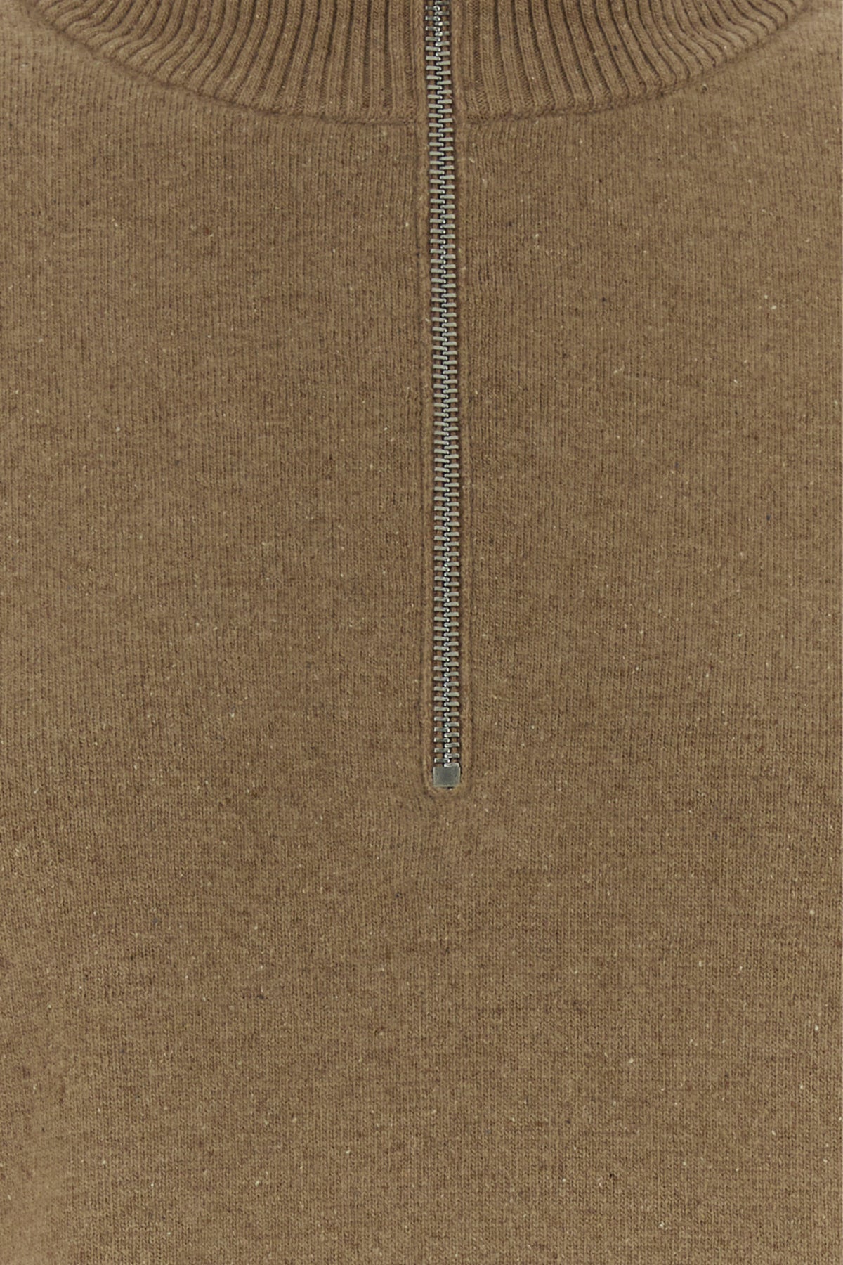 2000018701027_5