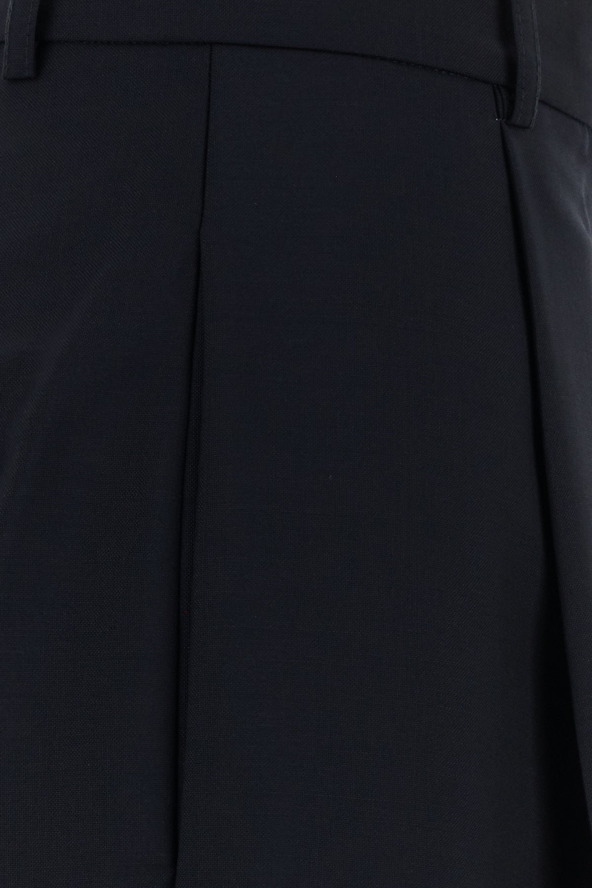2000018701041_5