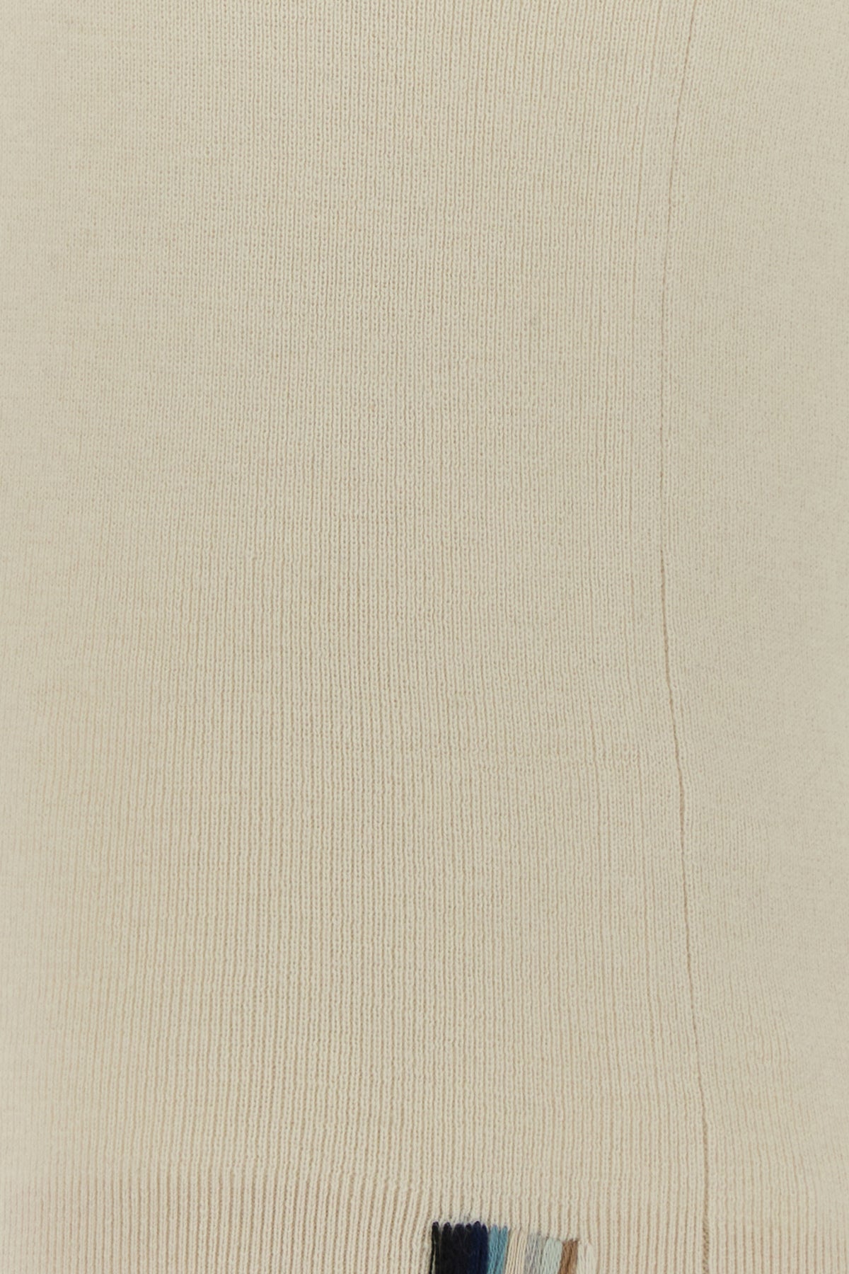 2000018734711_5