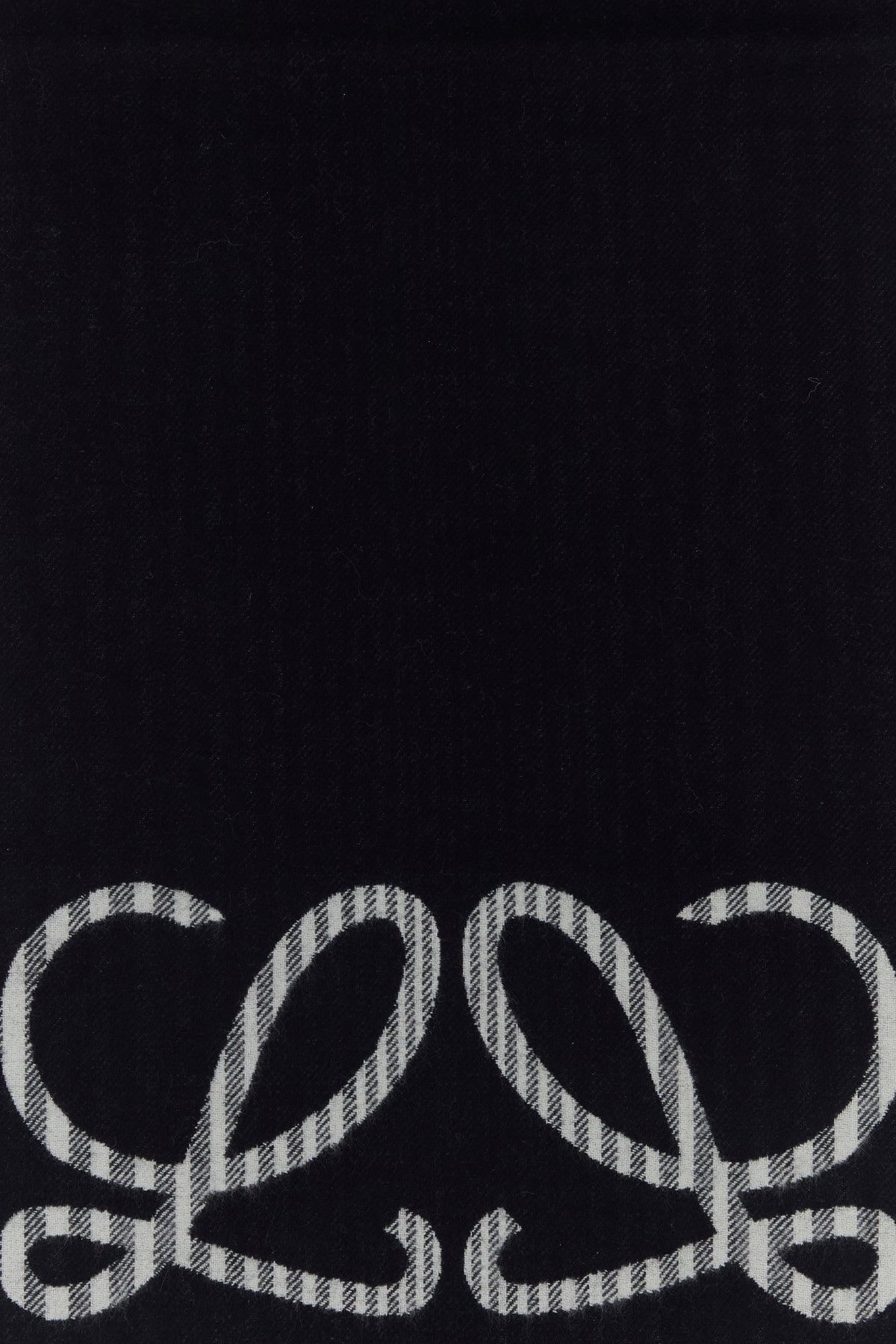 2000018770467_2