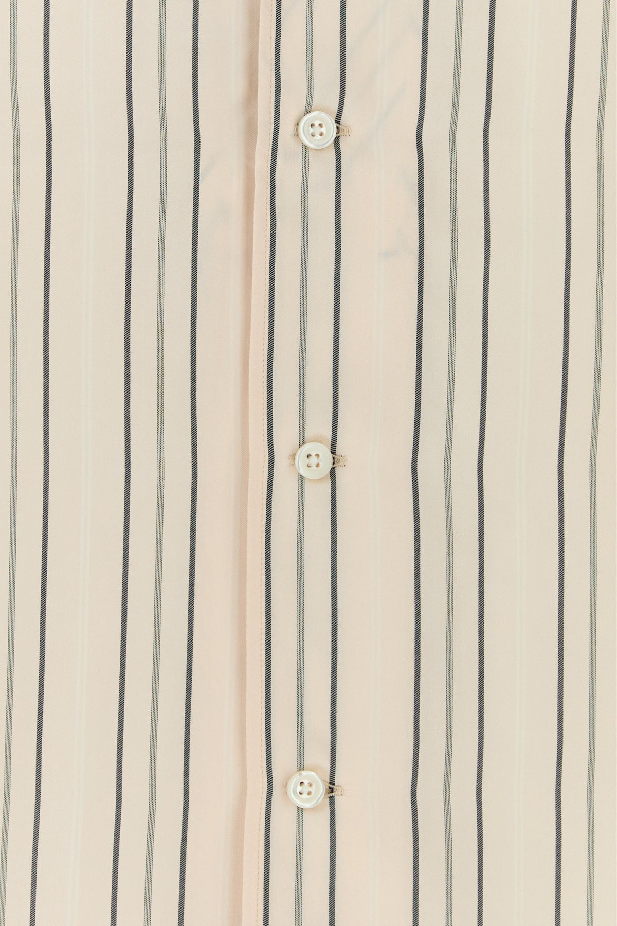 2000018946305_5
