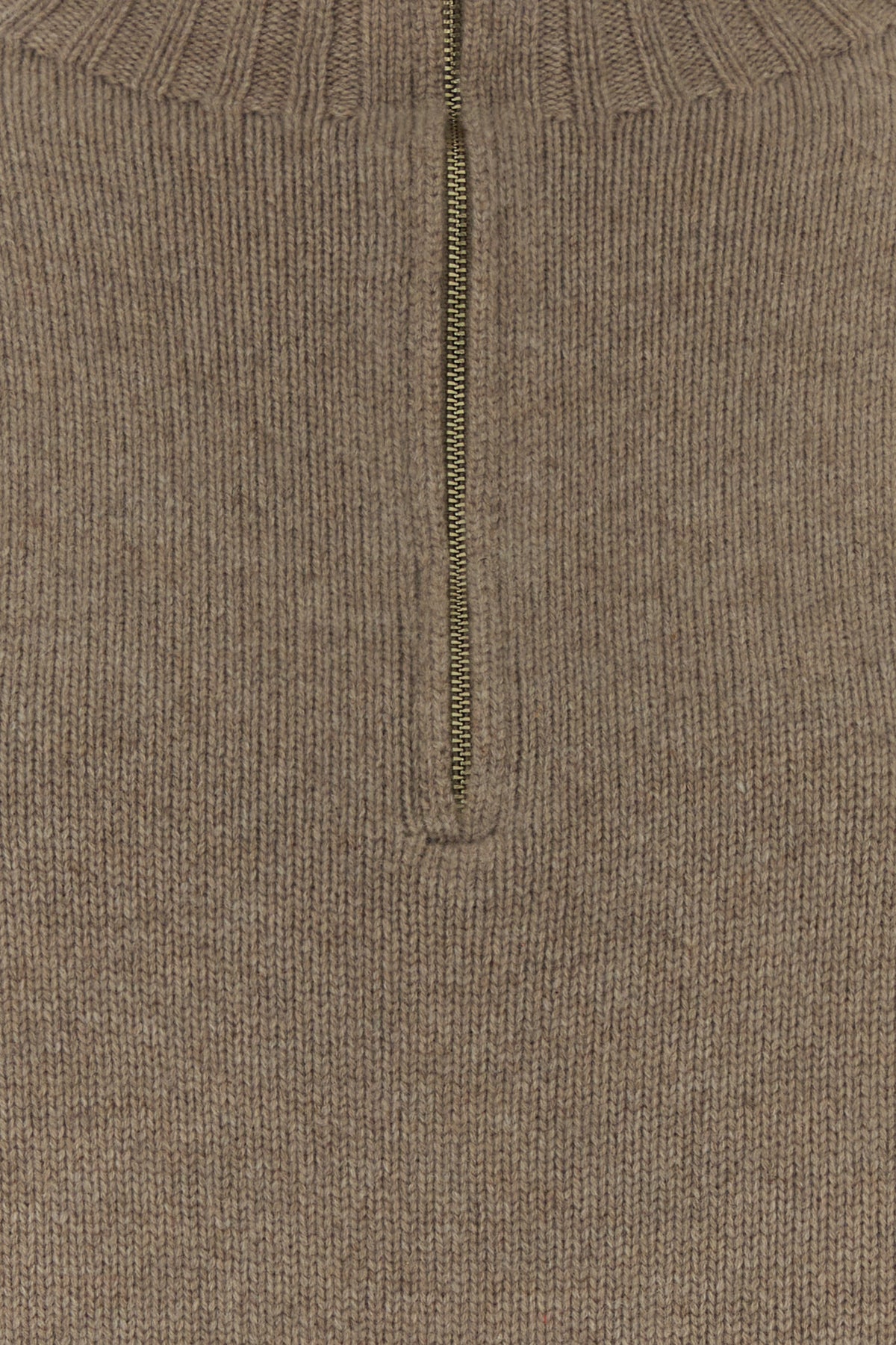 2000019043249_5