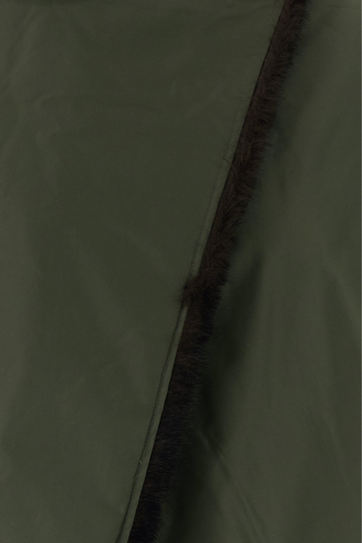 2000020822123_5