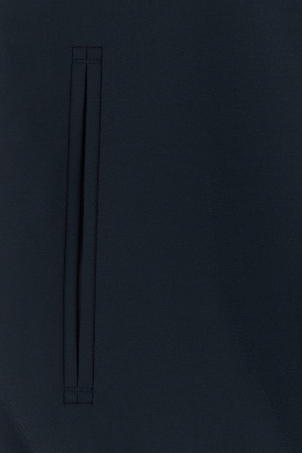 2000020822208_5