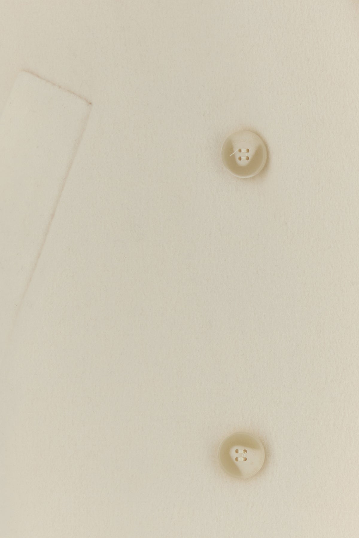 2000020823380_5