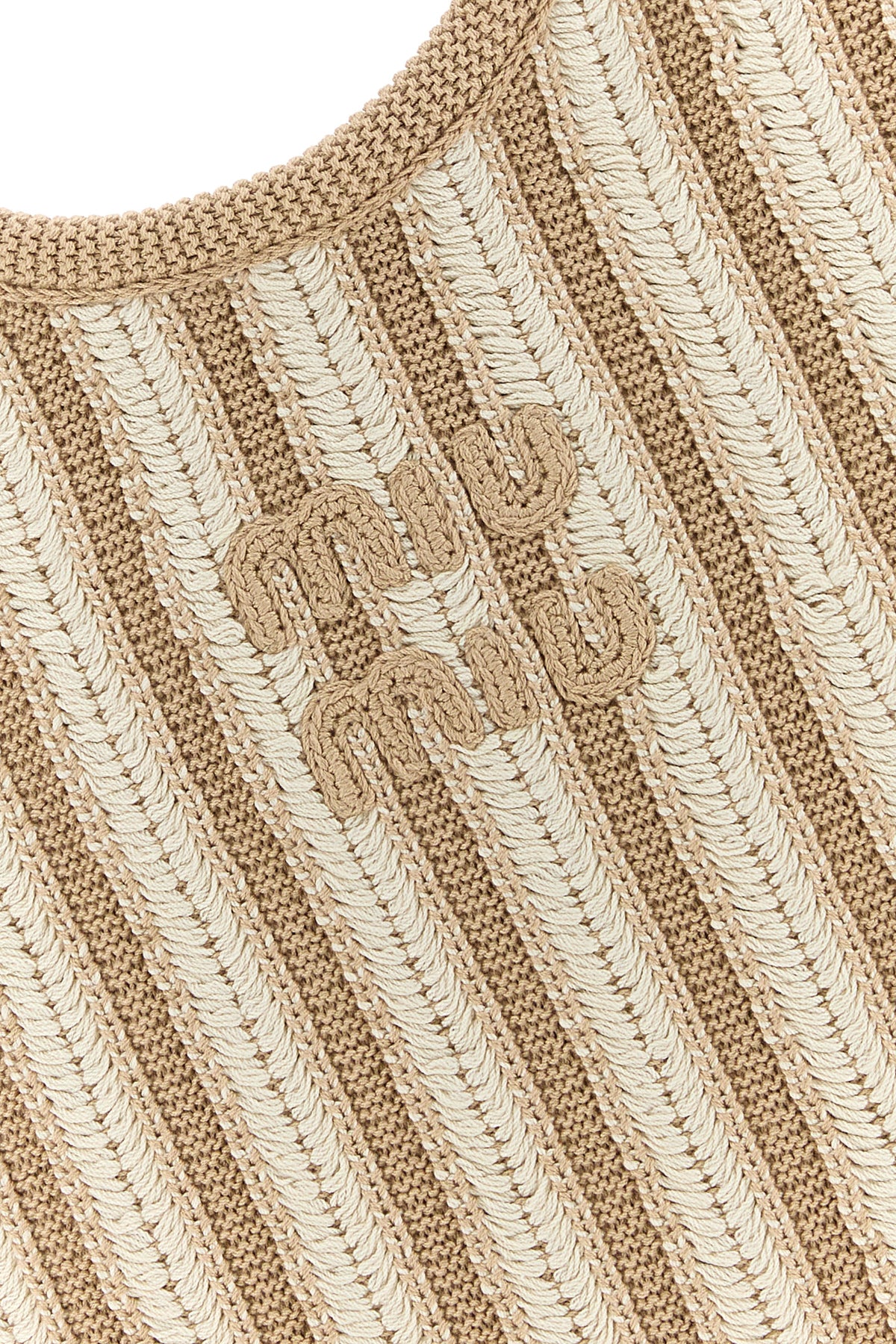 2000017835952_4