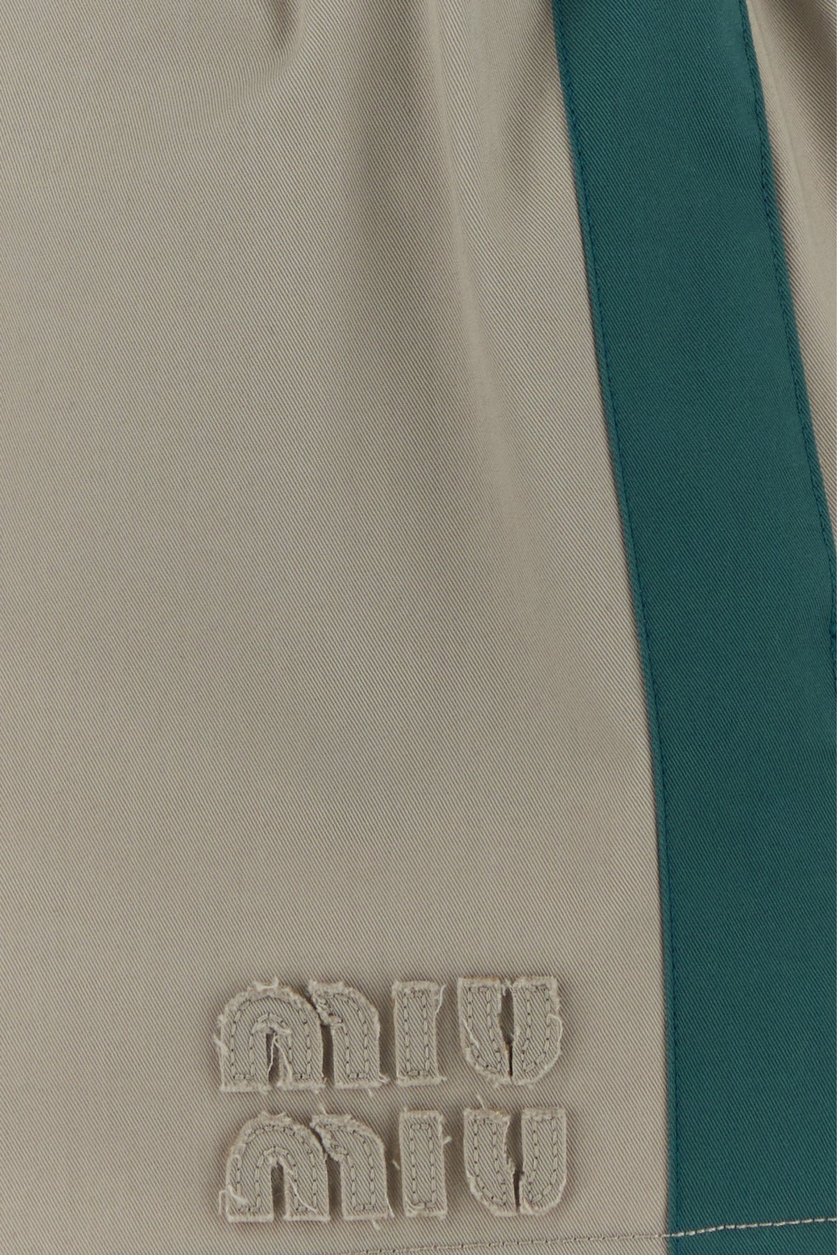 2000017841182_5