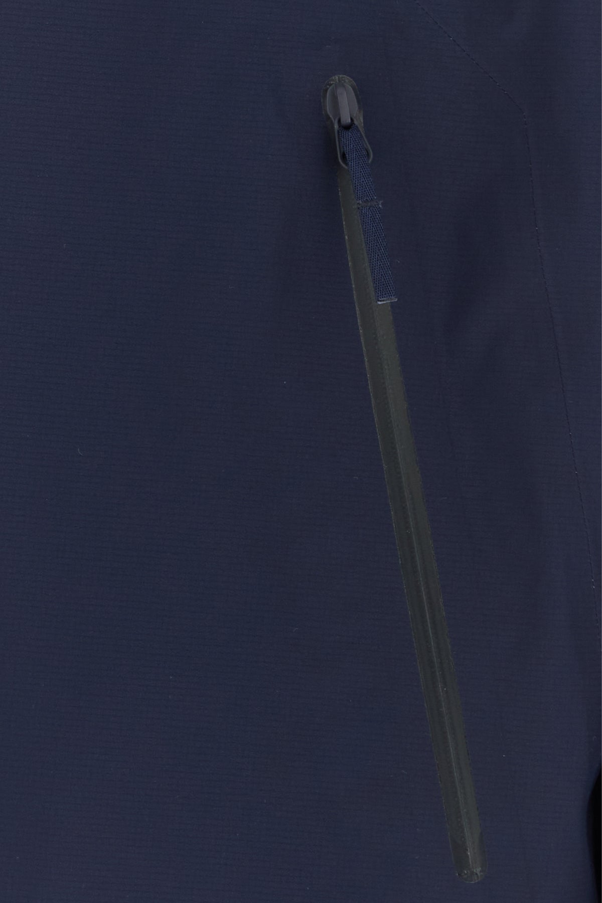 2000017880143_5