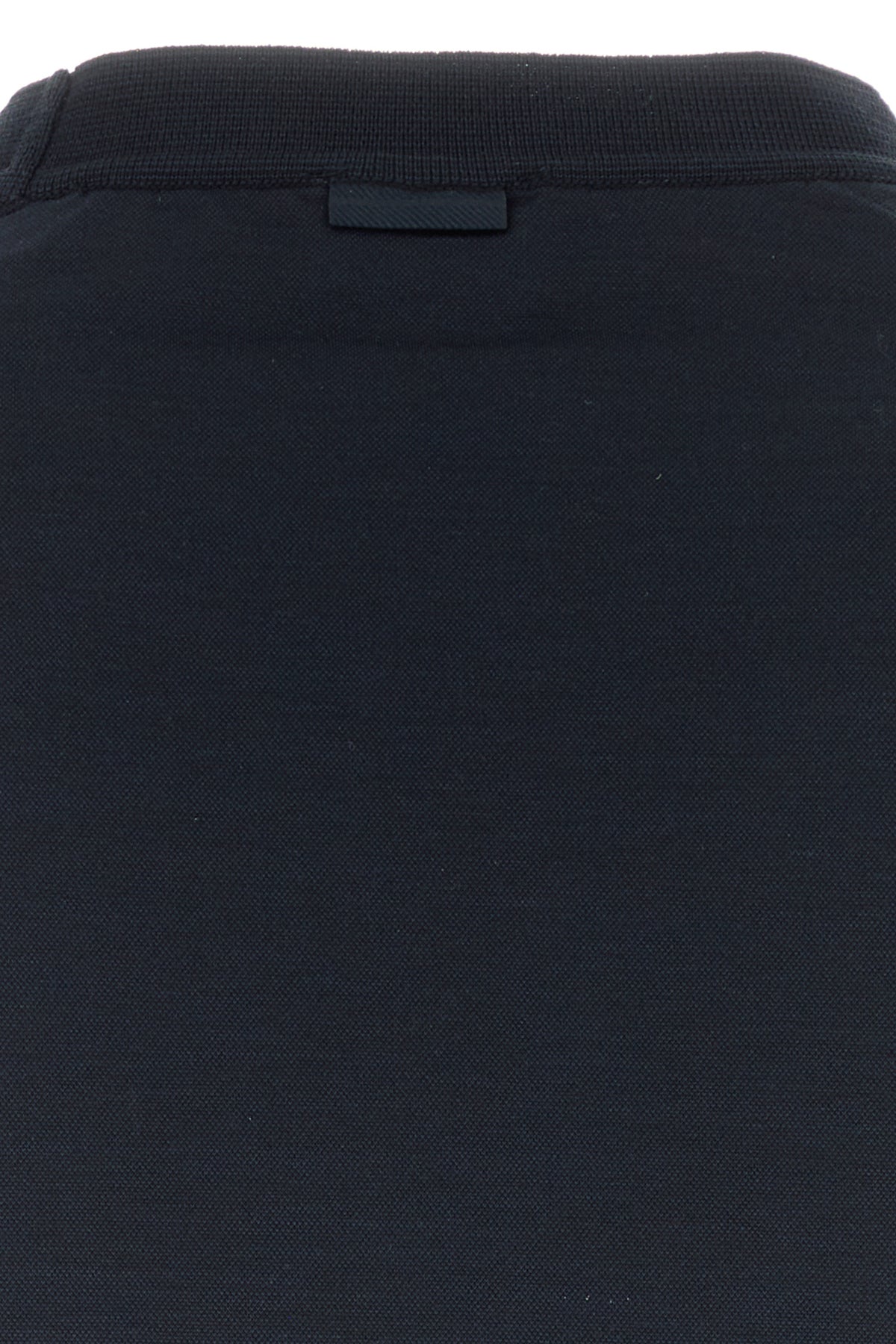 2000017883823_5