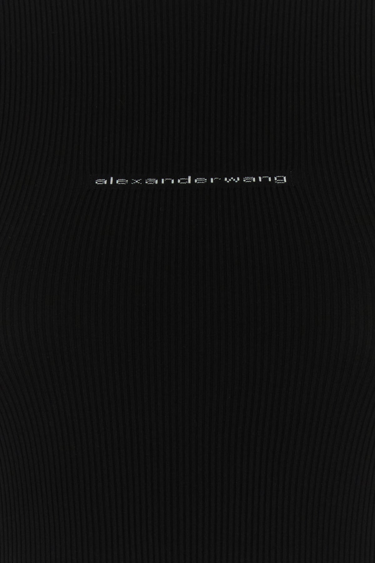 2000017940748_5
