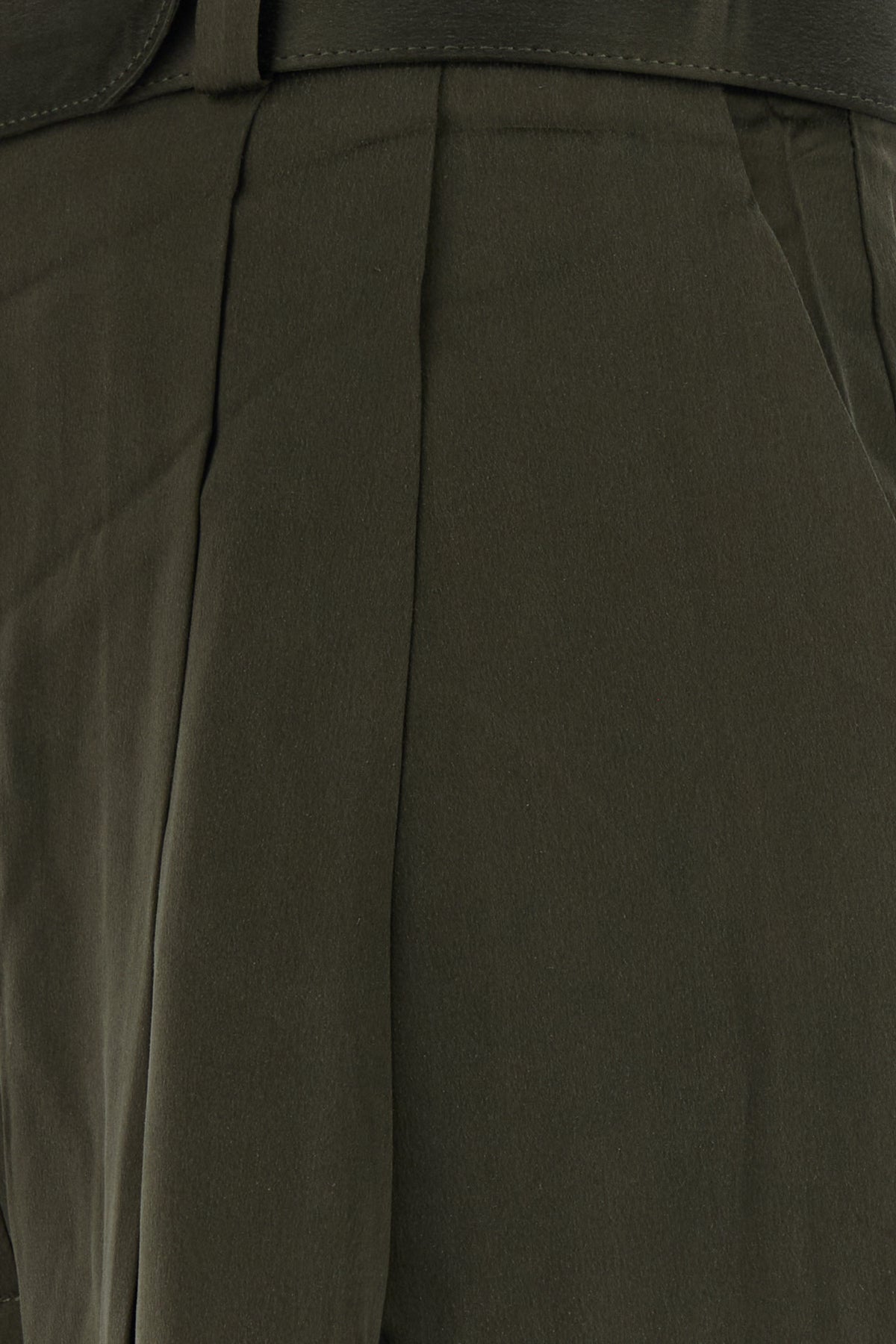2000018031049_5
