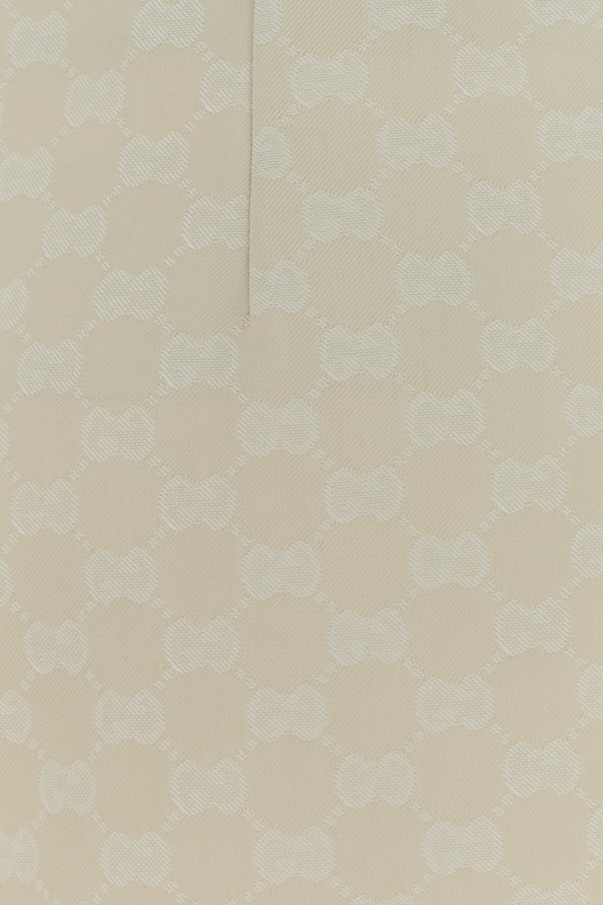 2000018106600_5