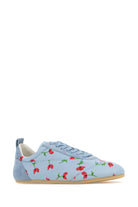 2000018310663_2