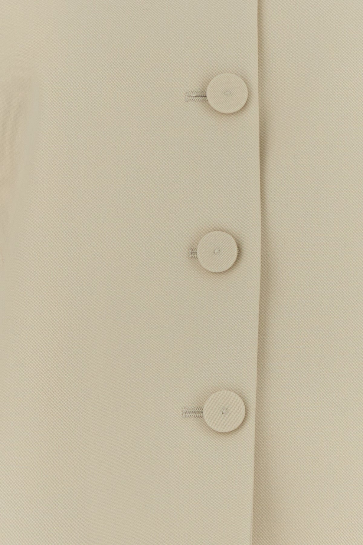 2000018350713_5