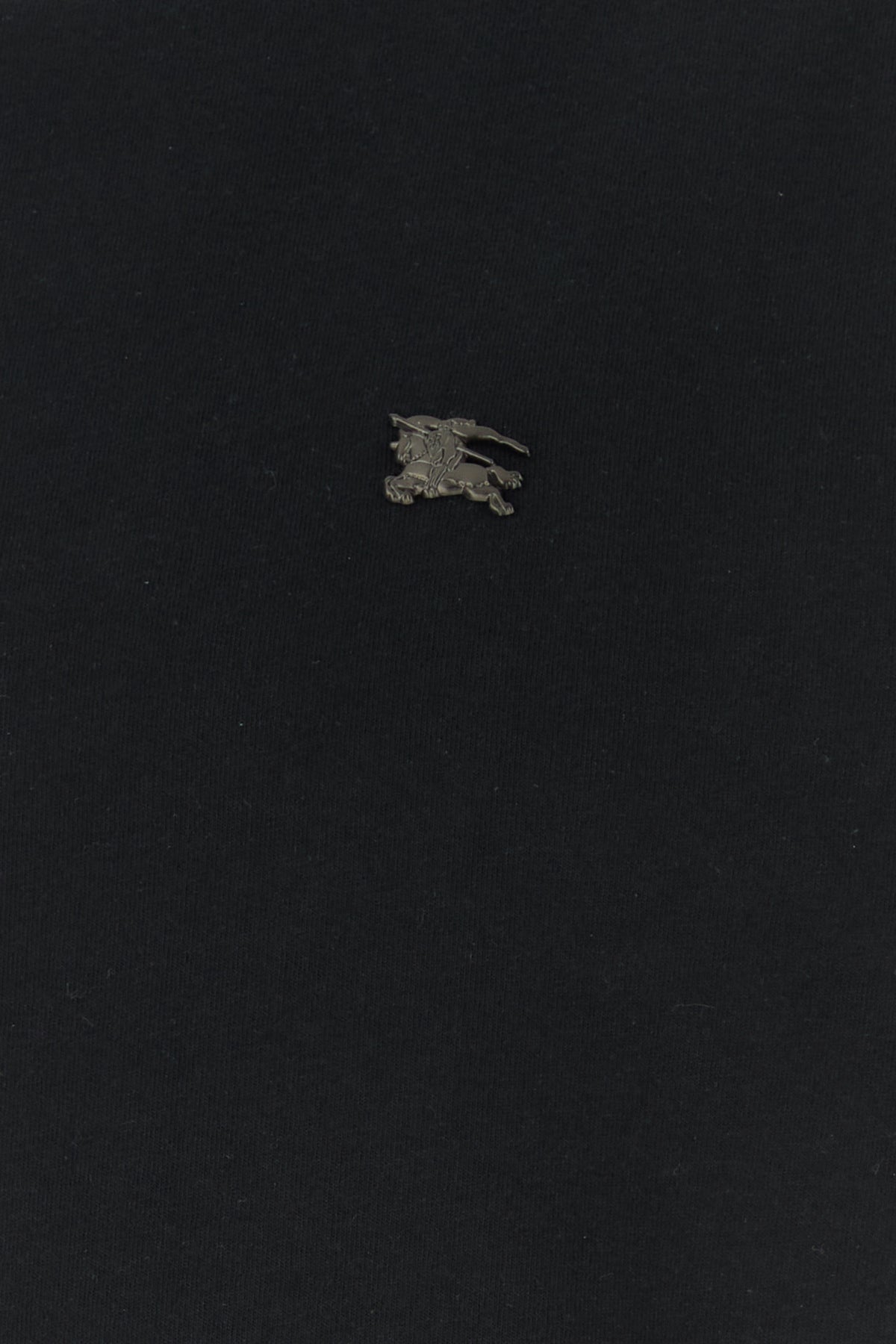 2000018503843_5