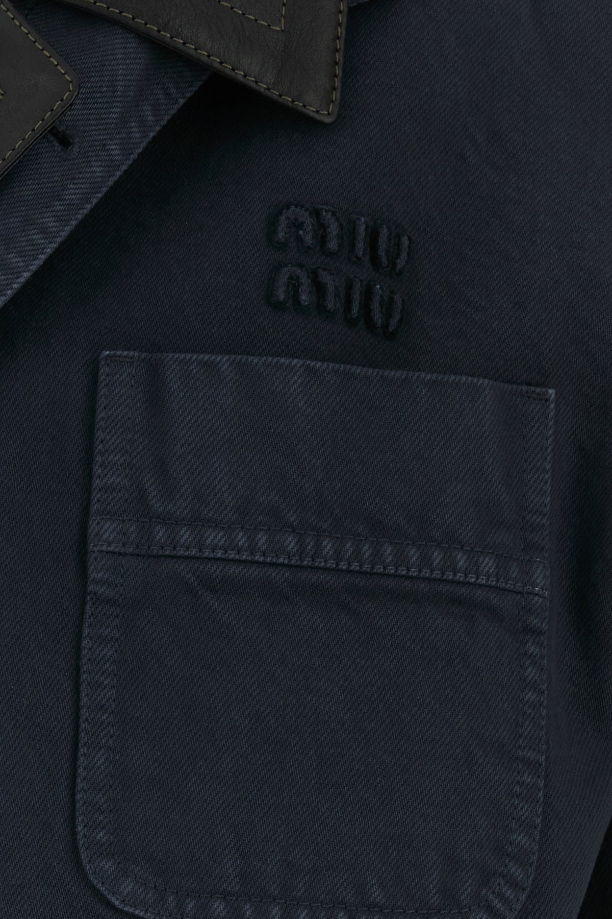2000018540527_5