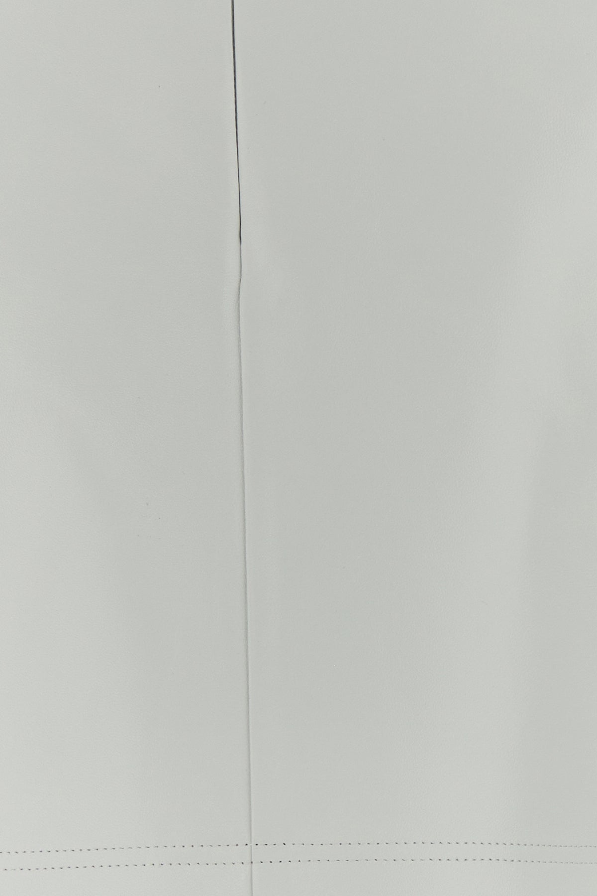 2000018579008_5