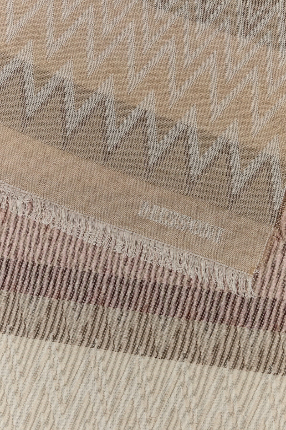 2000018583463_2