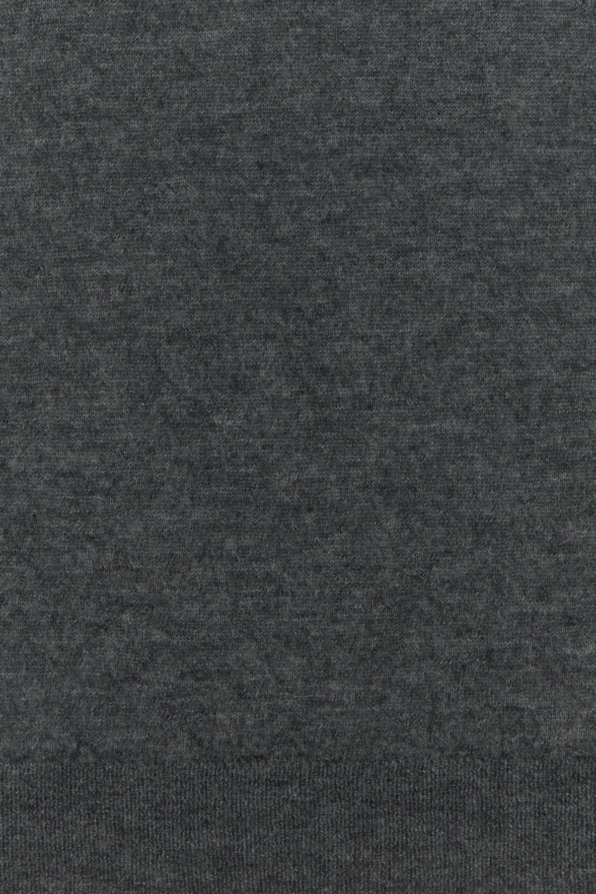 2000018583647_5