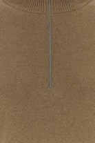 2000018701027_5