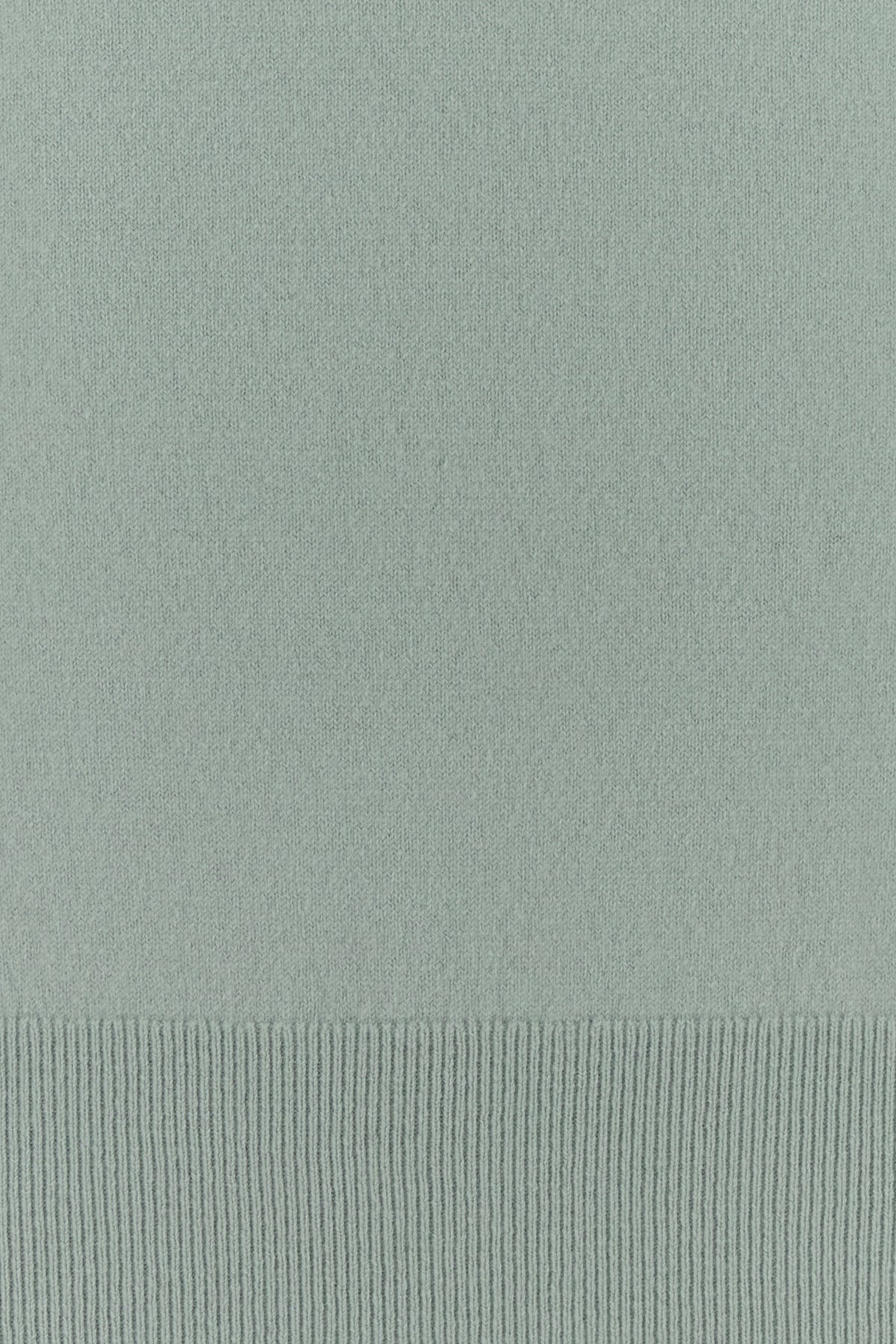 2000018734643_5