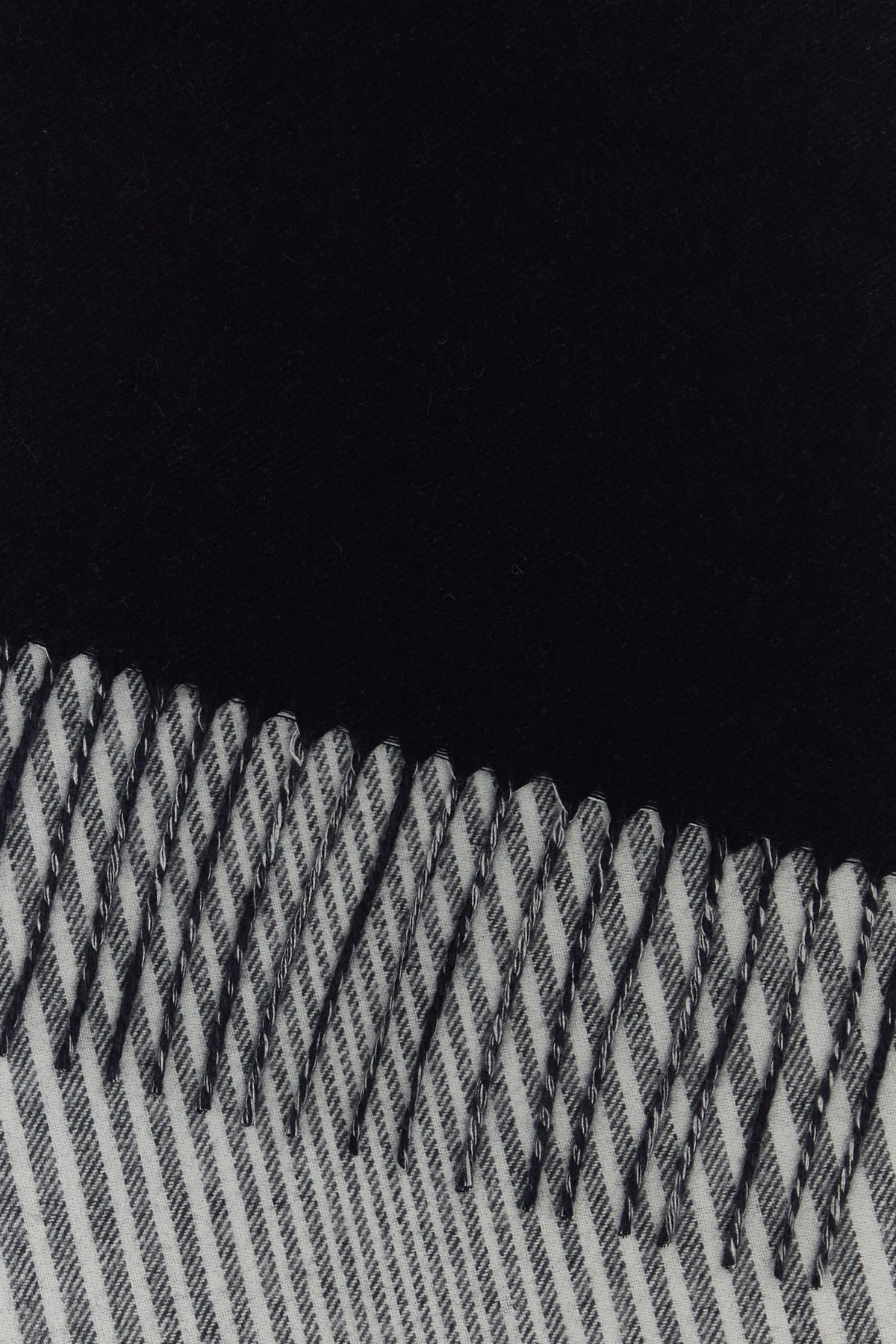 2000018770467_3