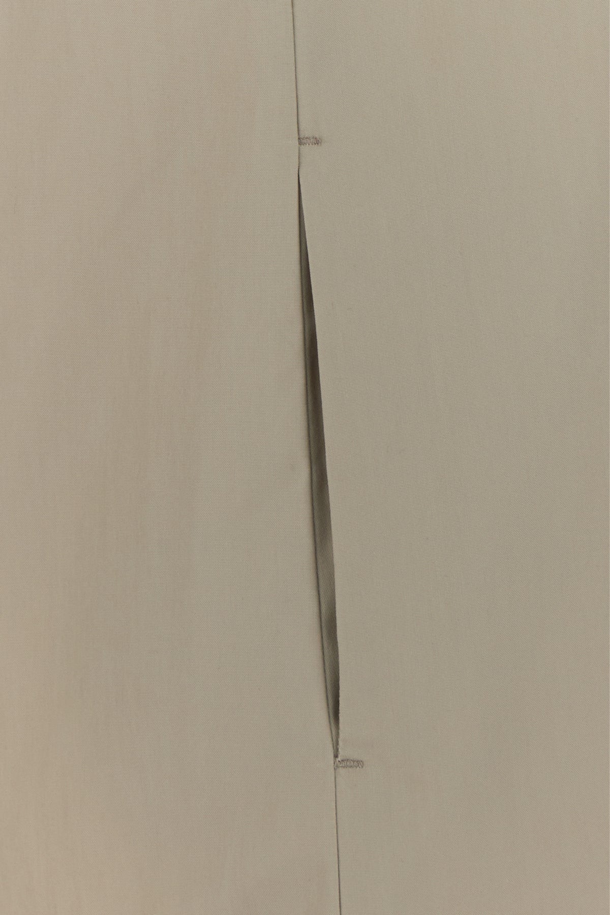 2000018815908_5