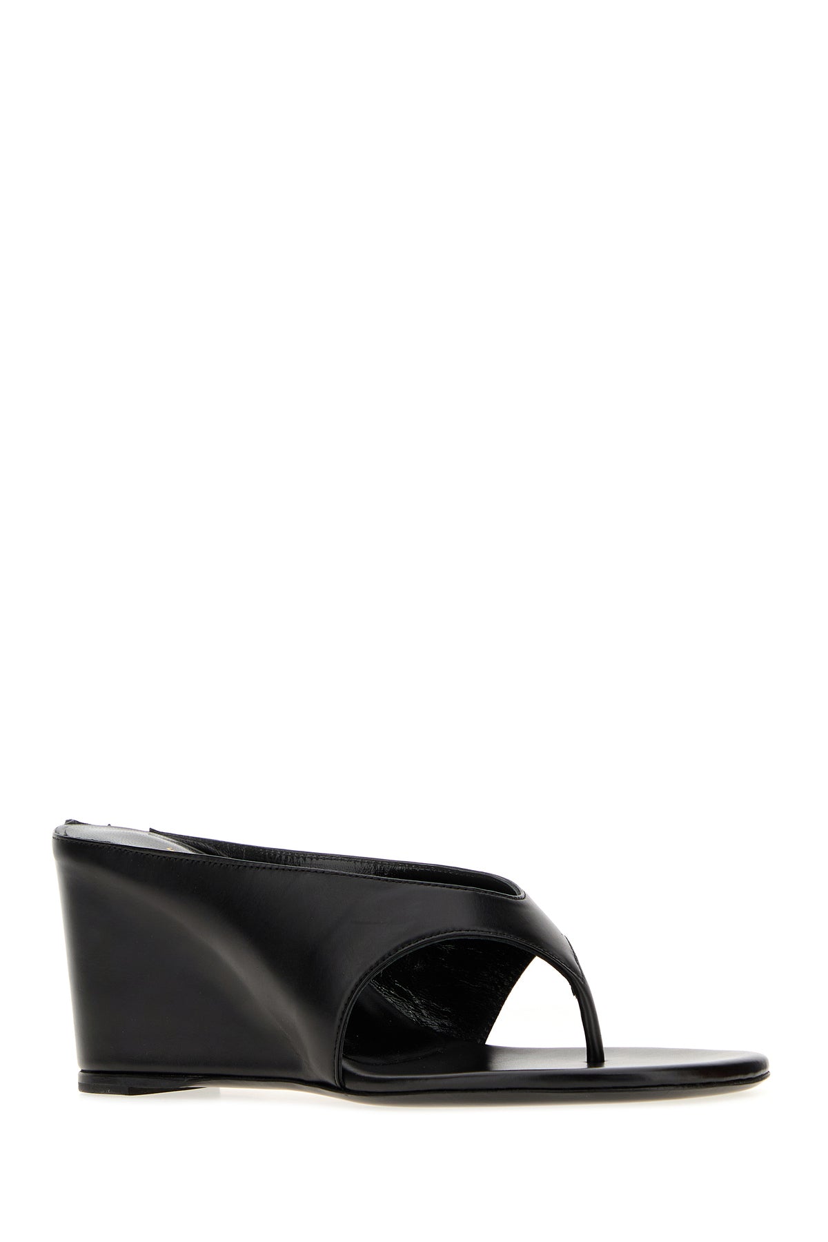 2000018999561_2