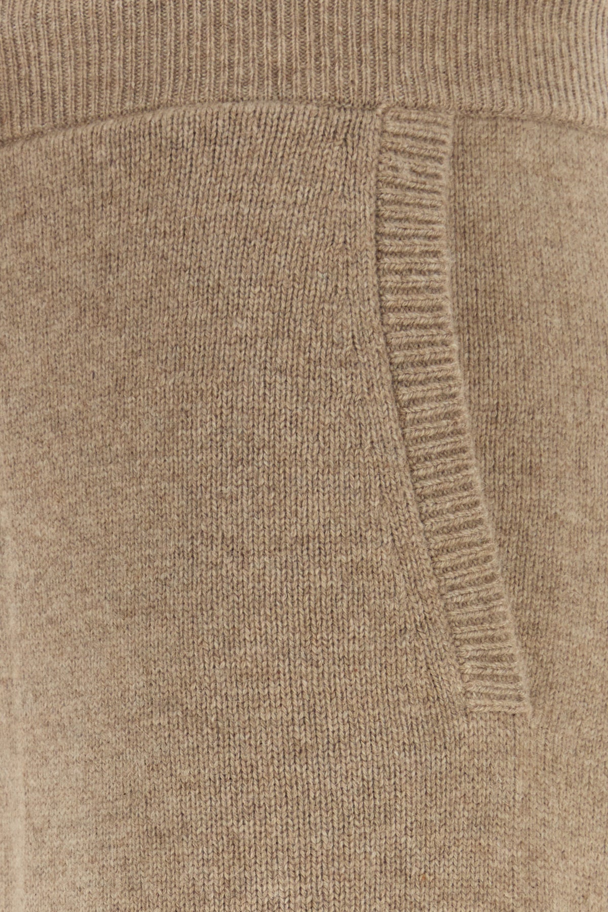 2000019043133_5