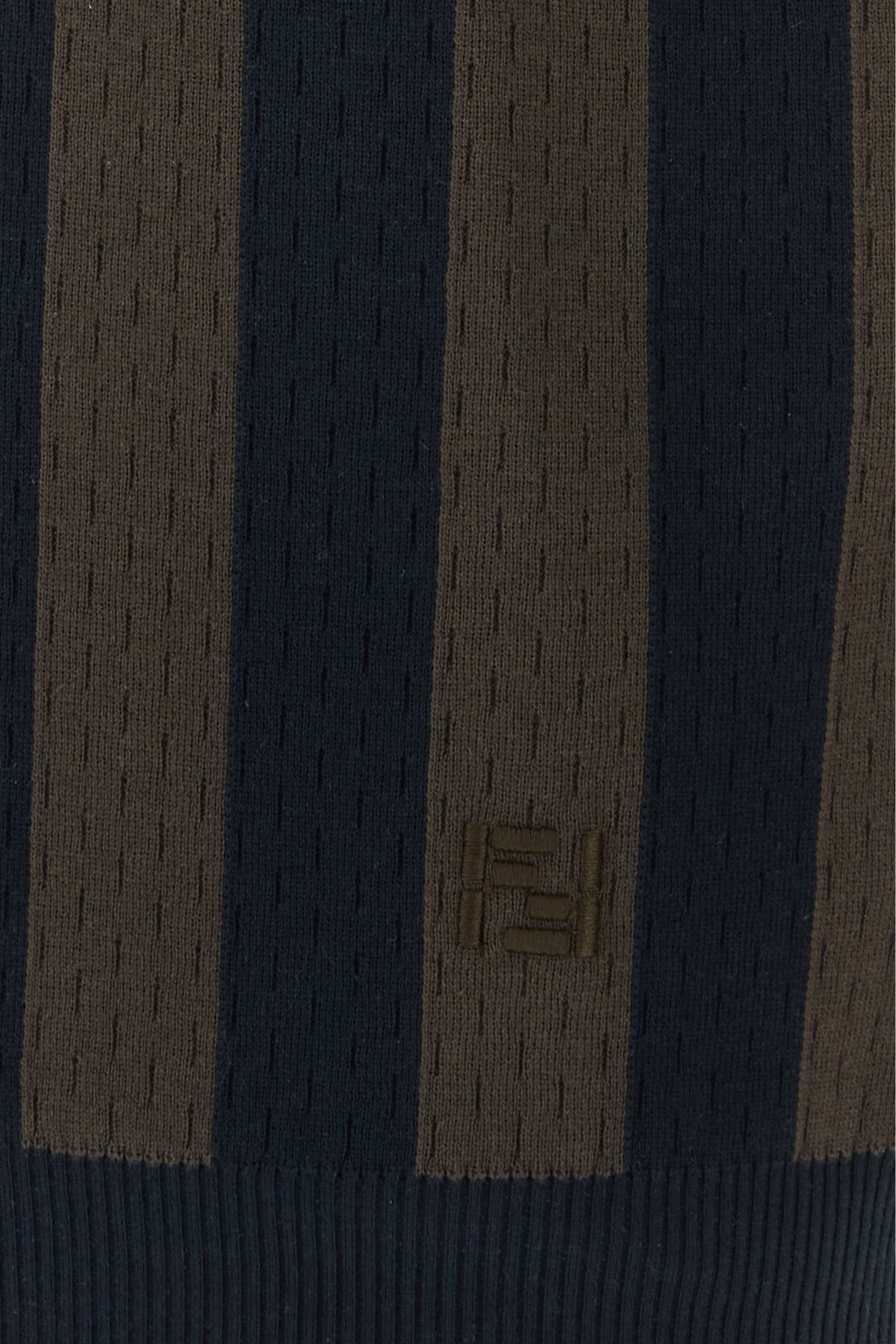 2000019232704_5