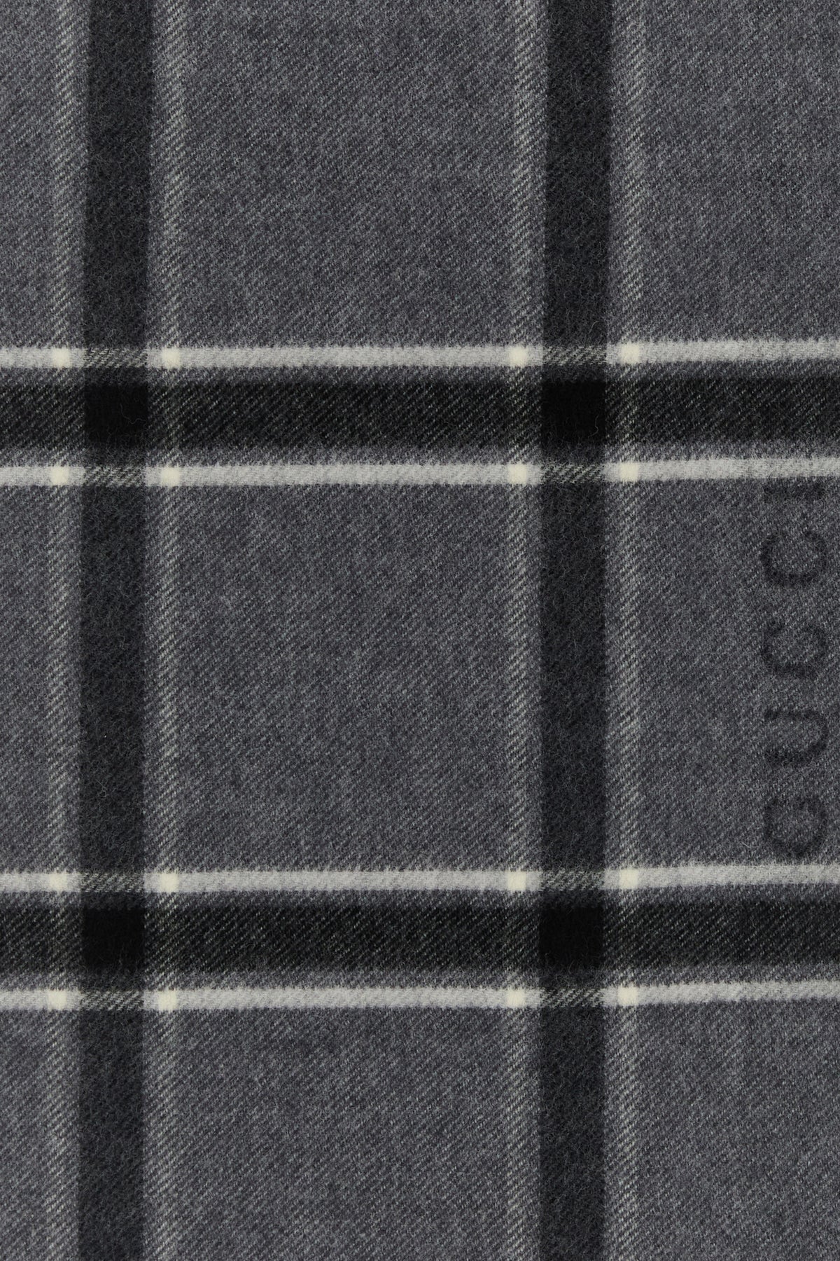 2000020326720_2