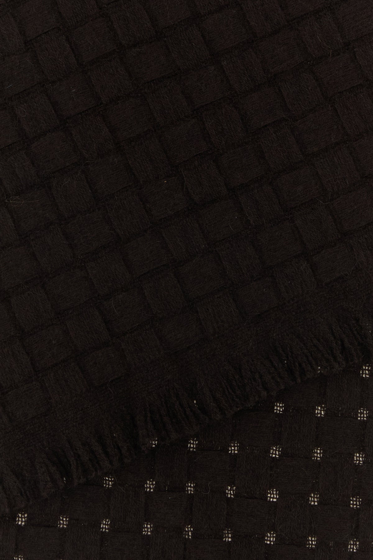 2000020334909_3