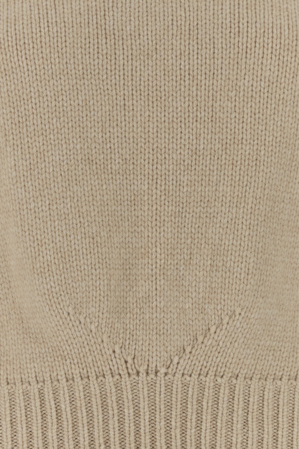 2000020585738_5