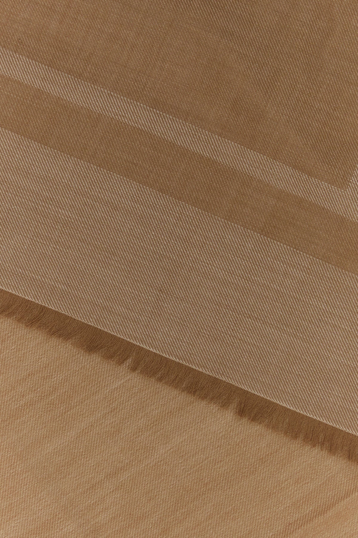 2000020608826_3