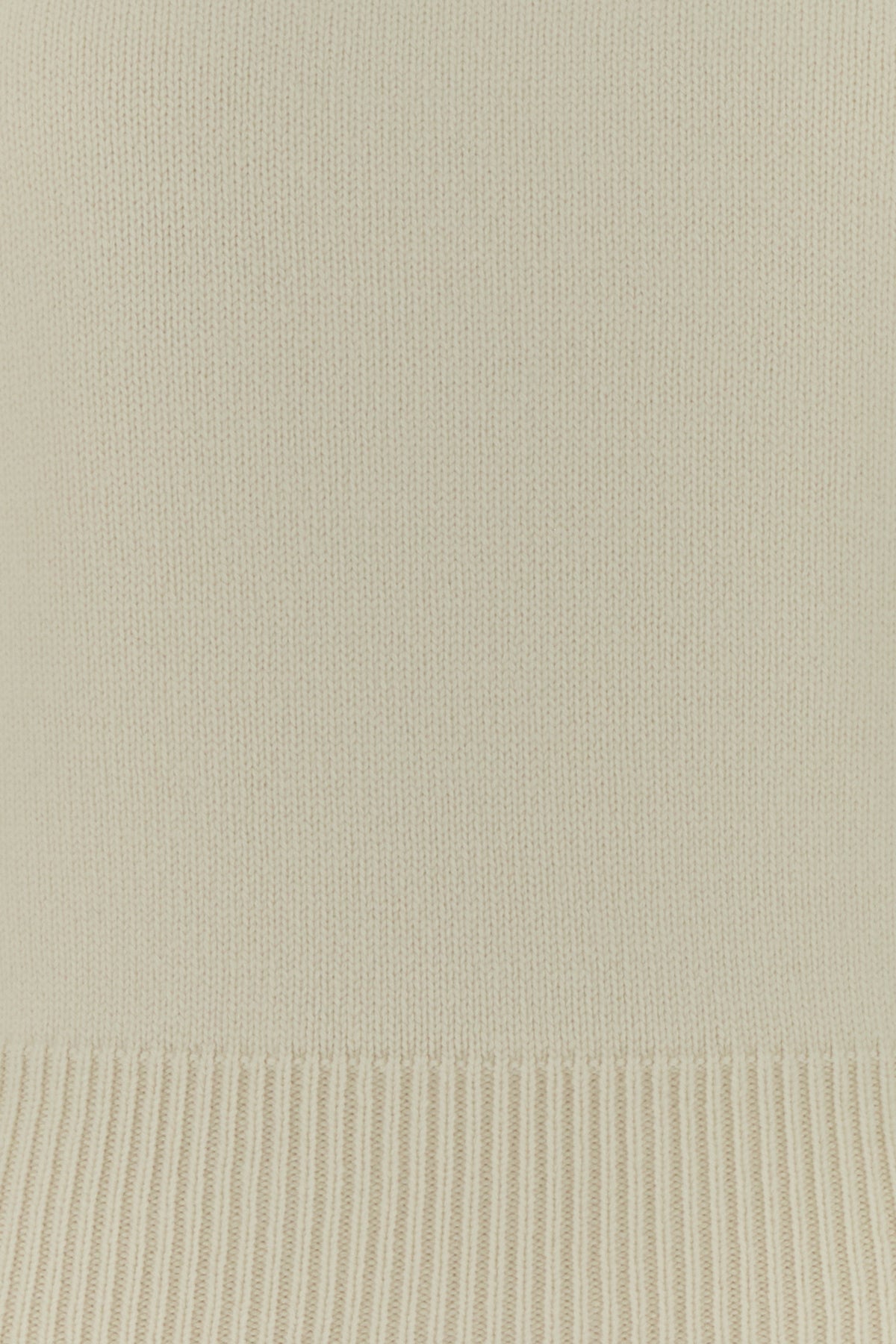 2000020680716_5