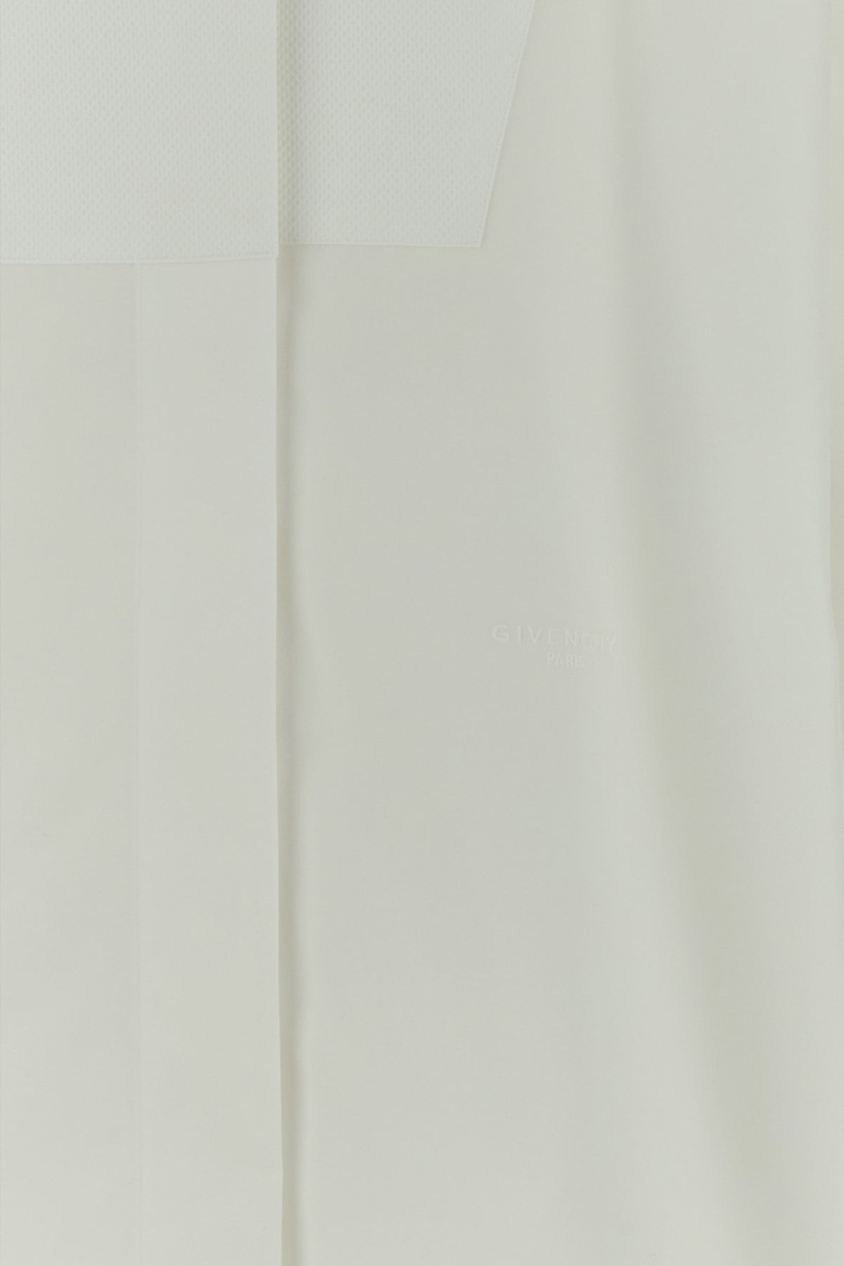 2000020681133_5